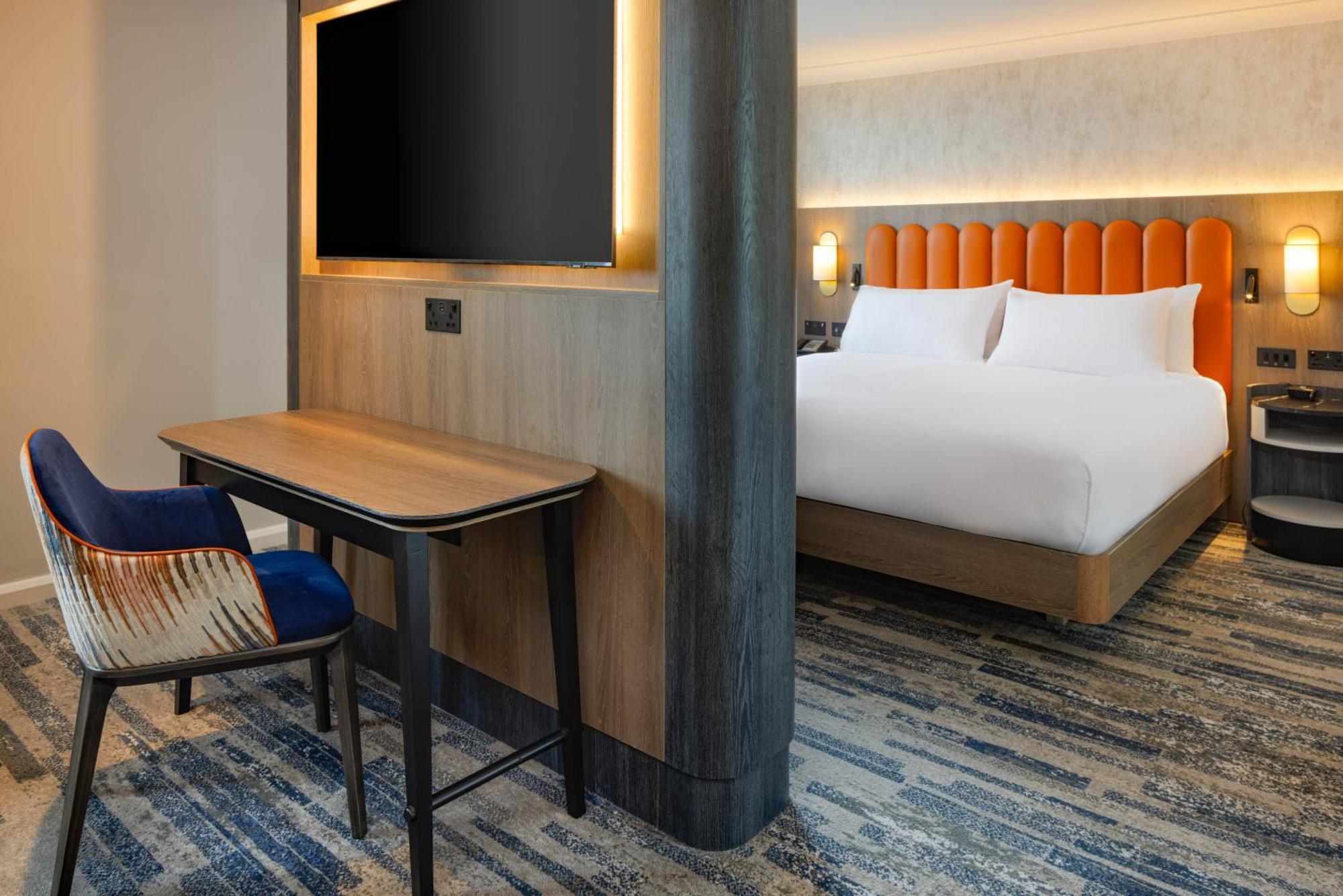 Premium Suite,1765795990:JPEG