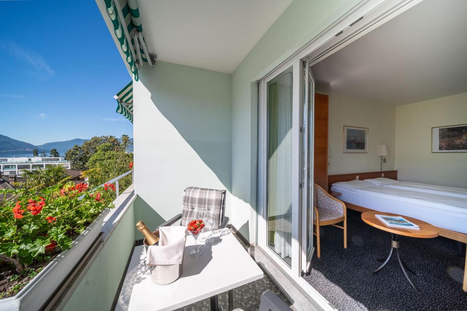Panorama Double Room Balcony Lake side