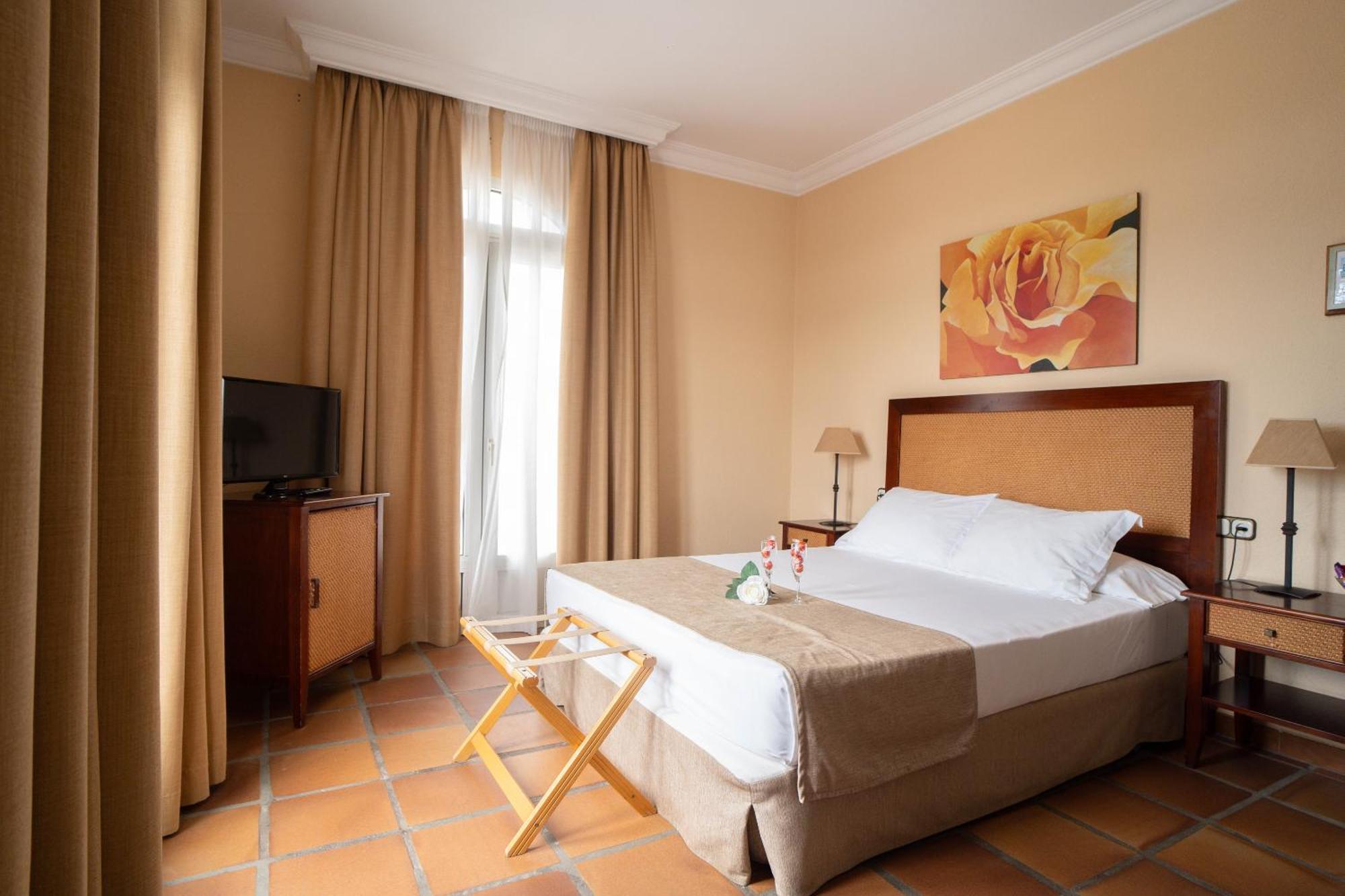 Standard Queen Room