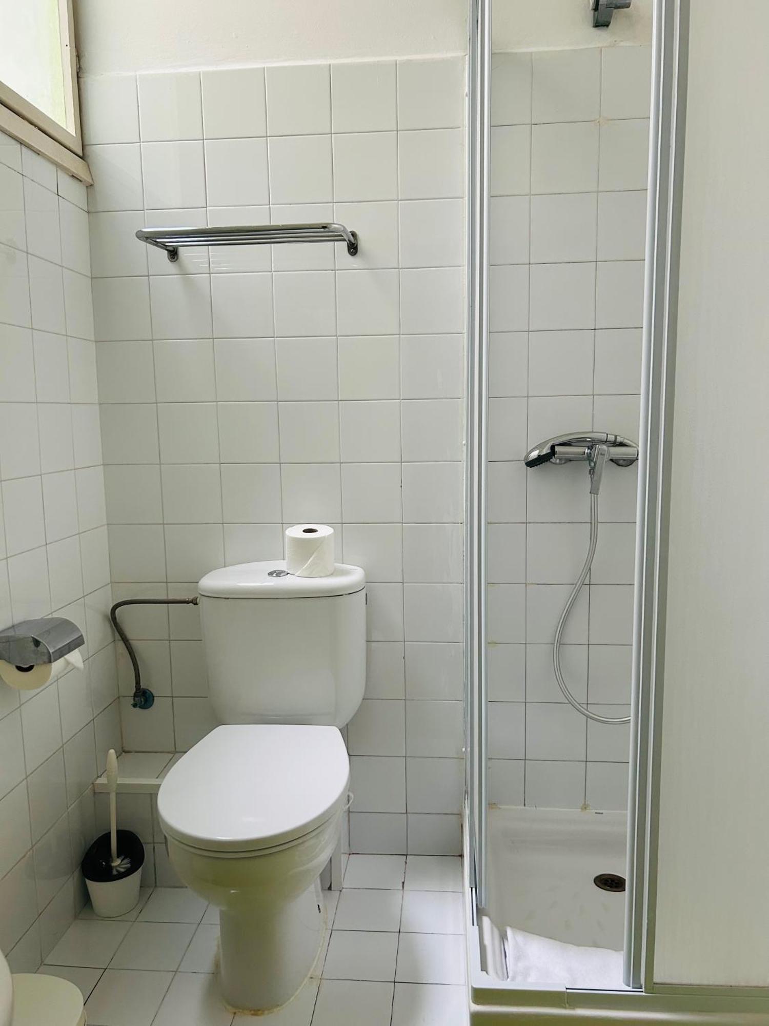 Twin Room Private Bathroom