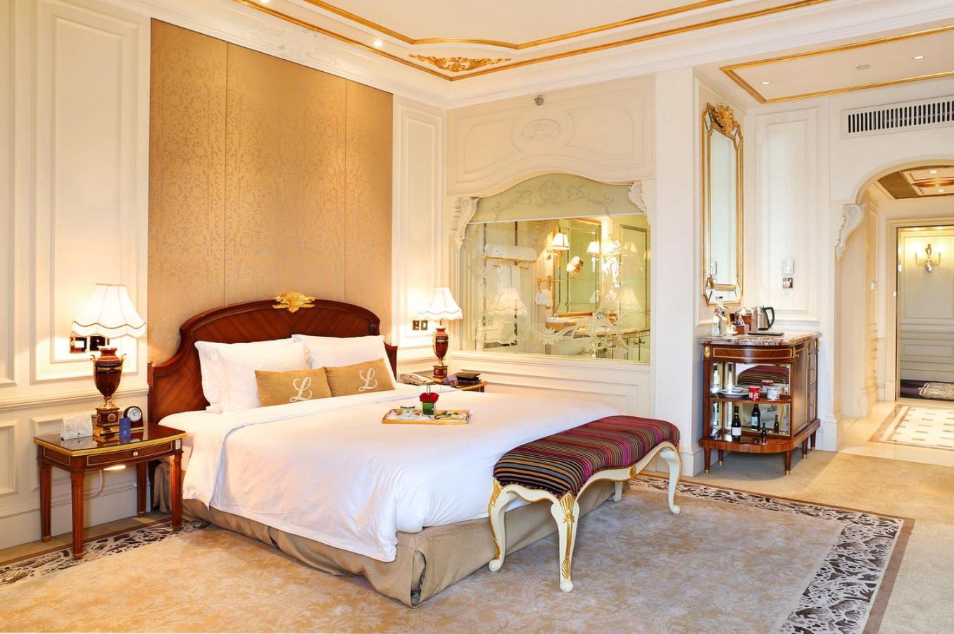 Grand Deluxe King Room
