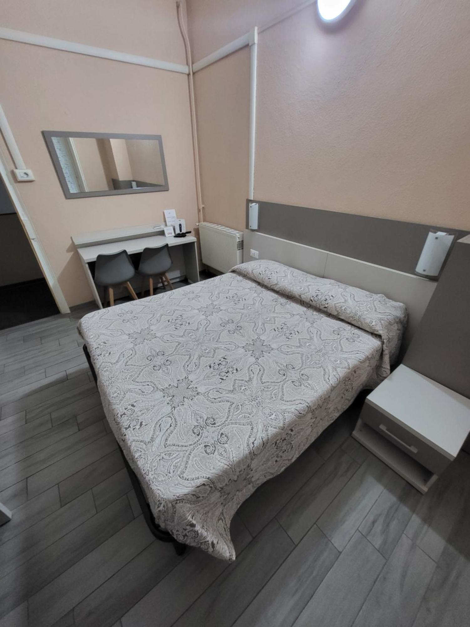 Double Room Private Bathroom