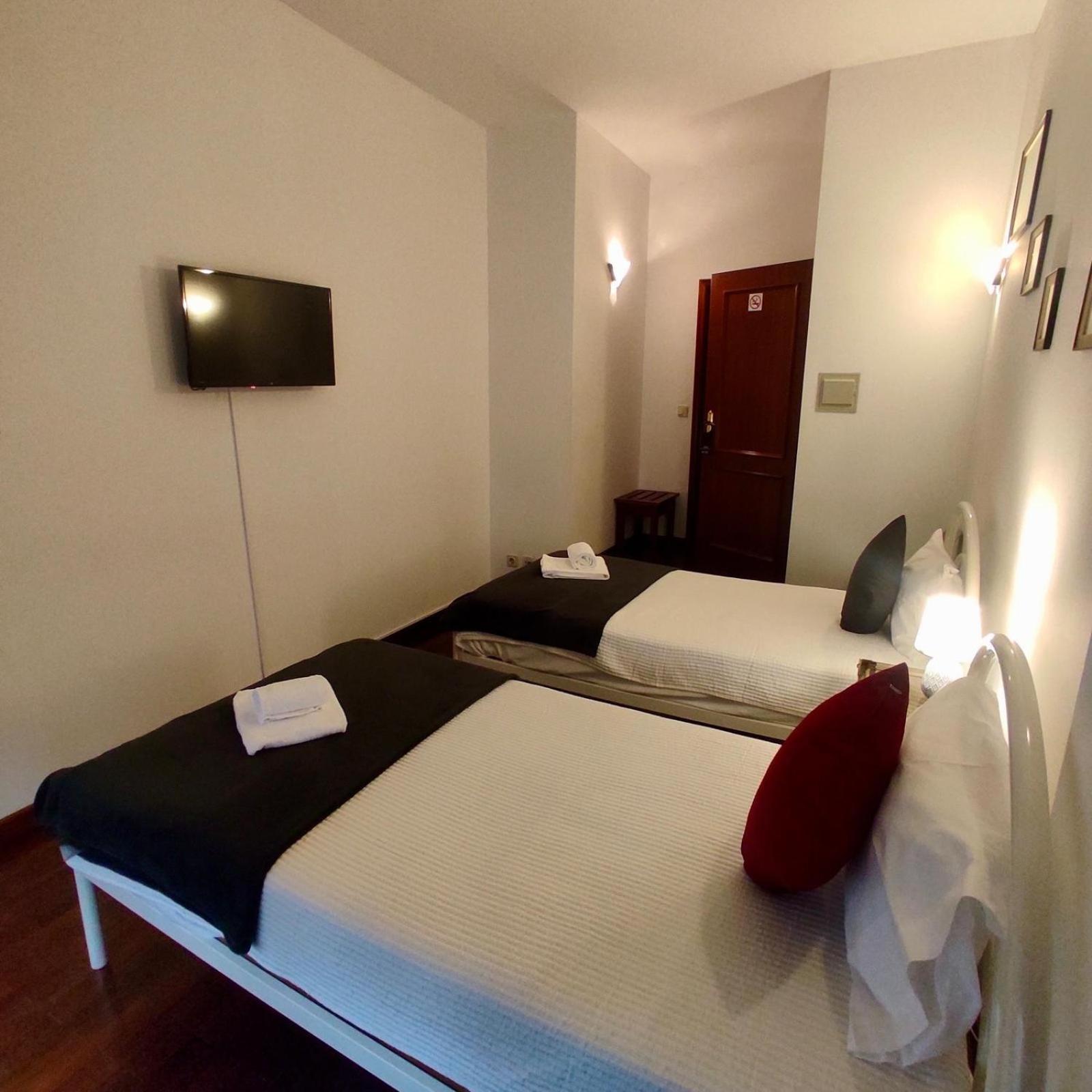 Twin Room Private Bathroom