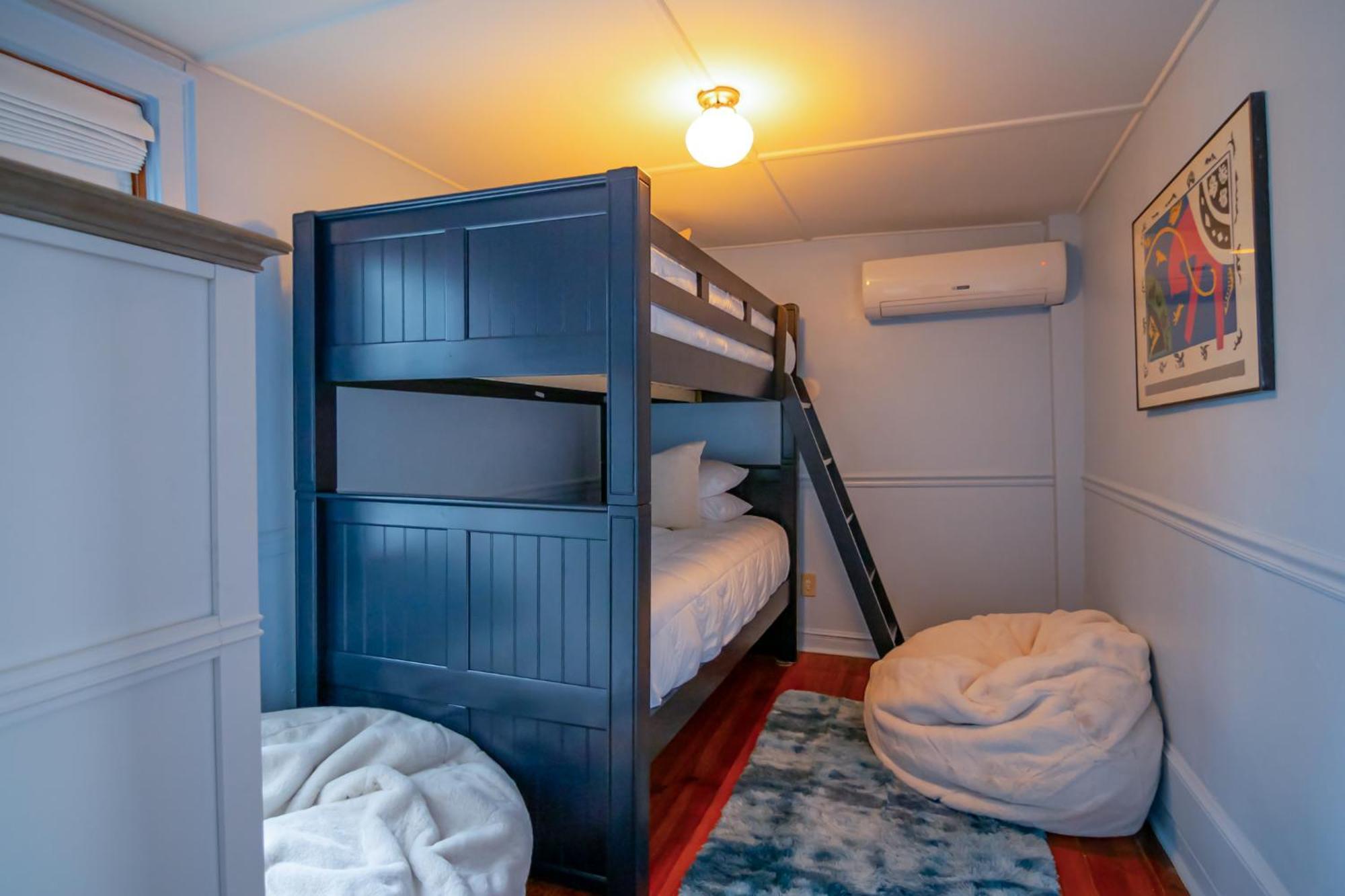 Deluxe Family Suite