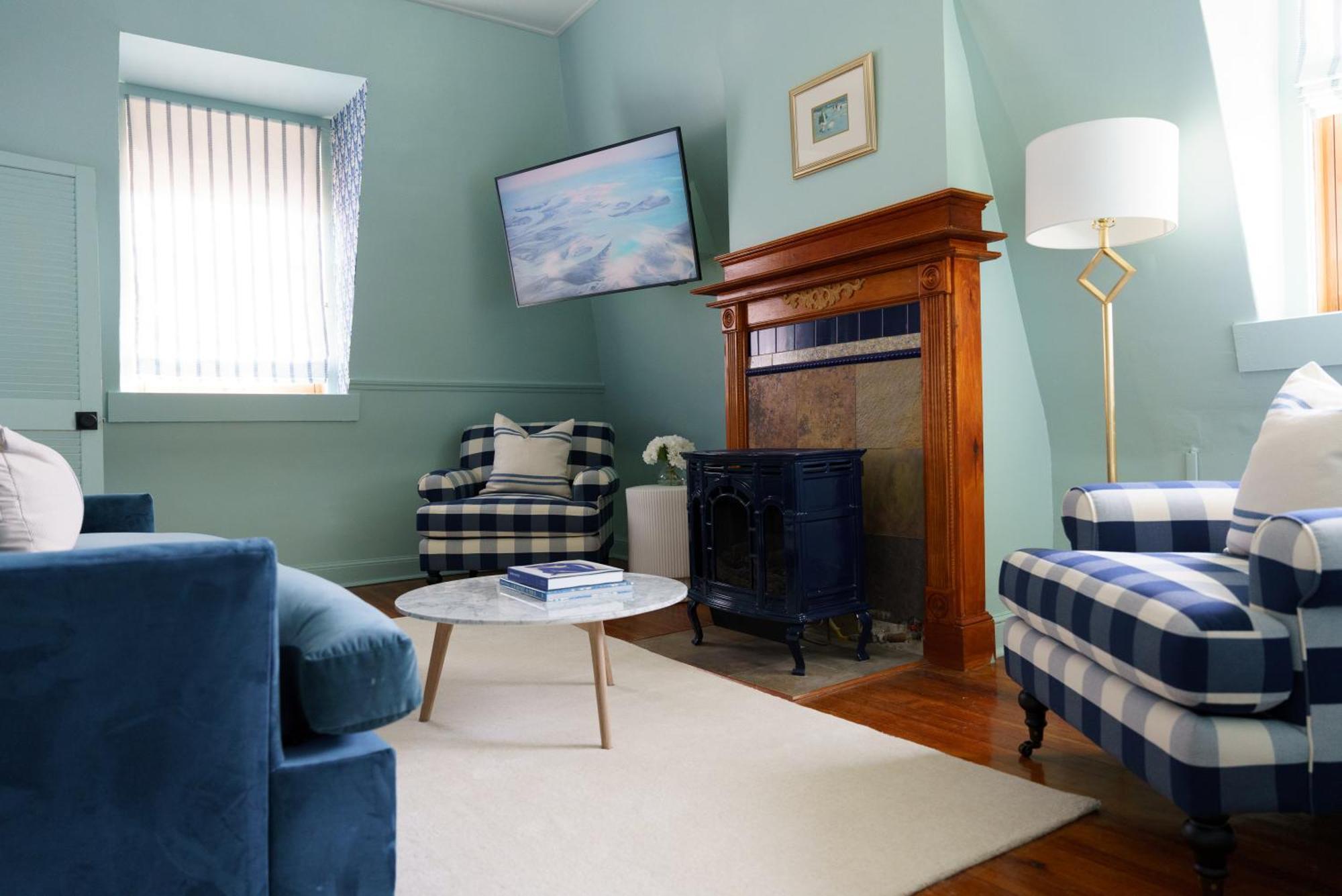 Deluxe Family Suite