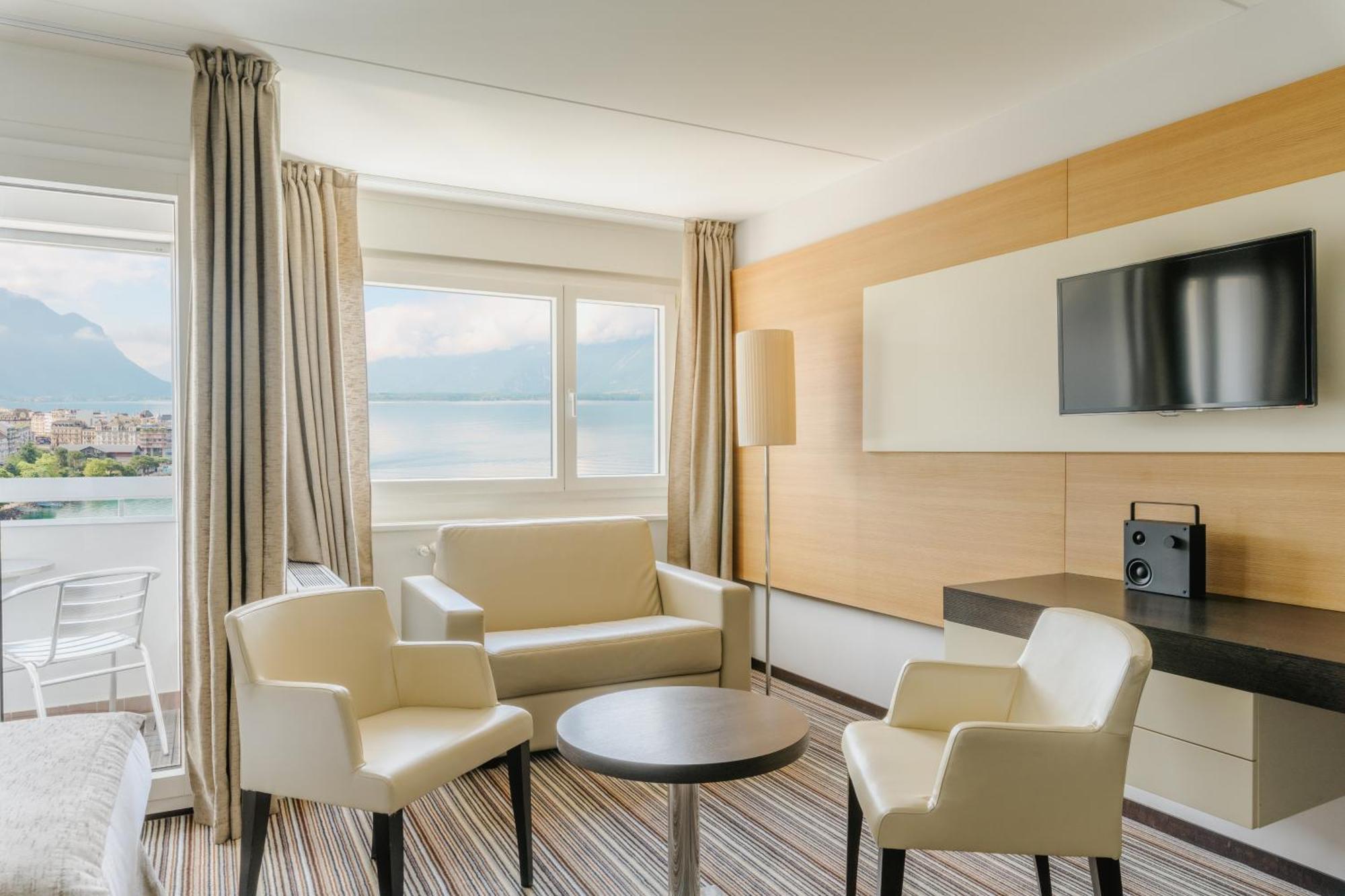 Classy Junior Suite – lake view balcony
