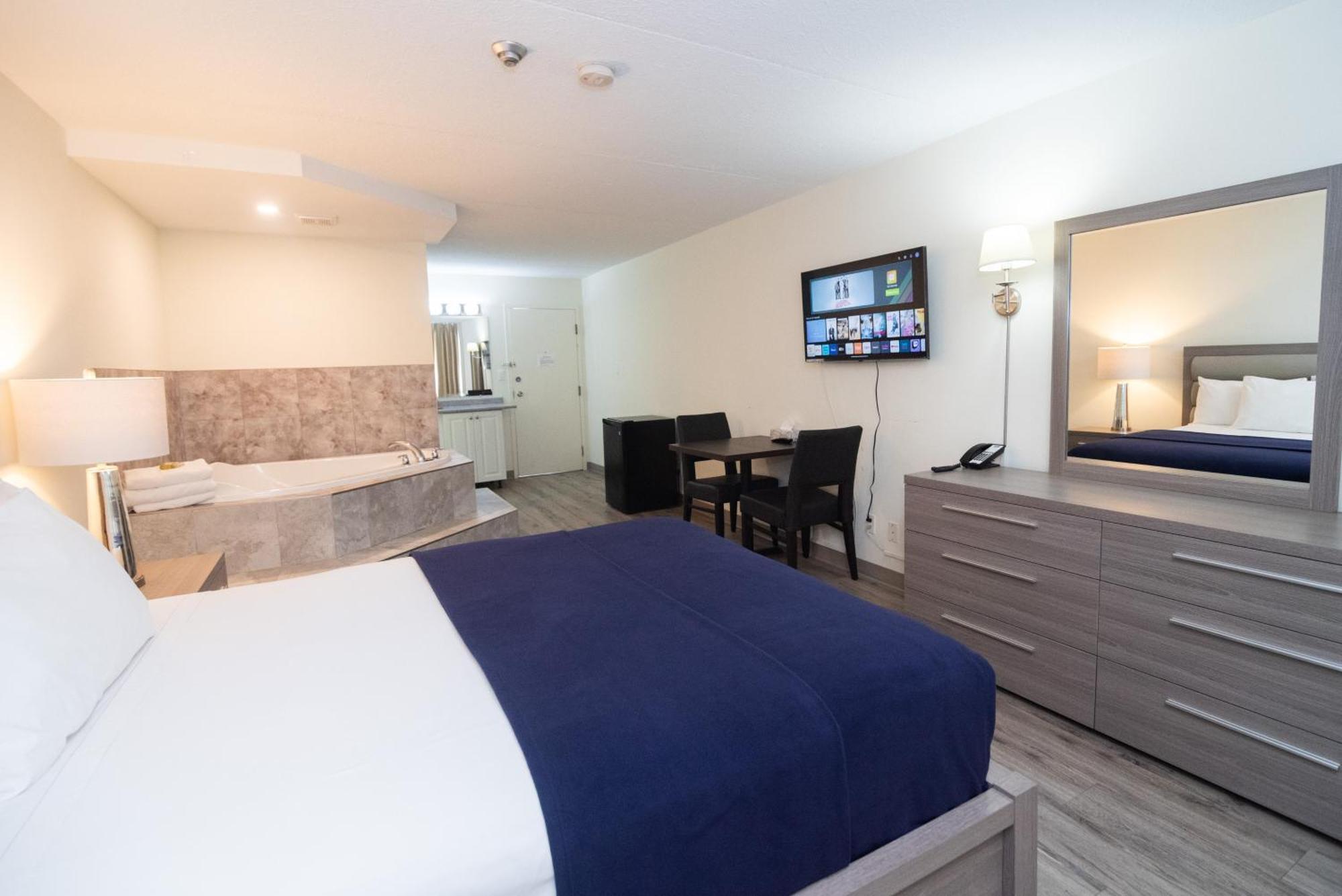 One Queen Bed Jacuzzi
