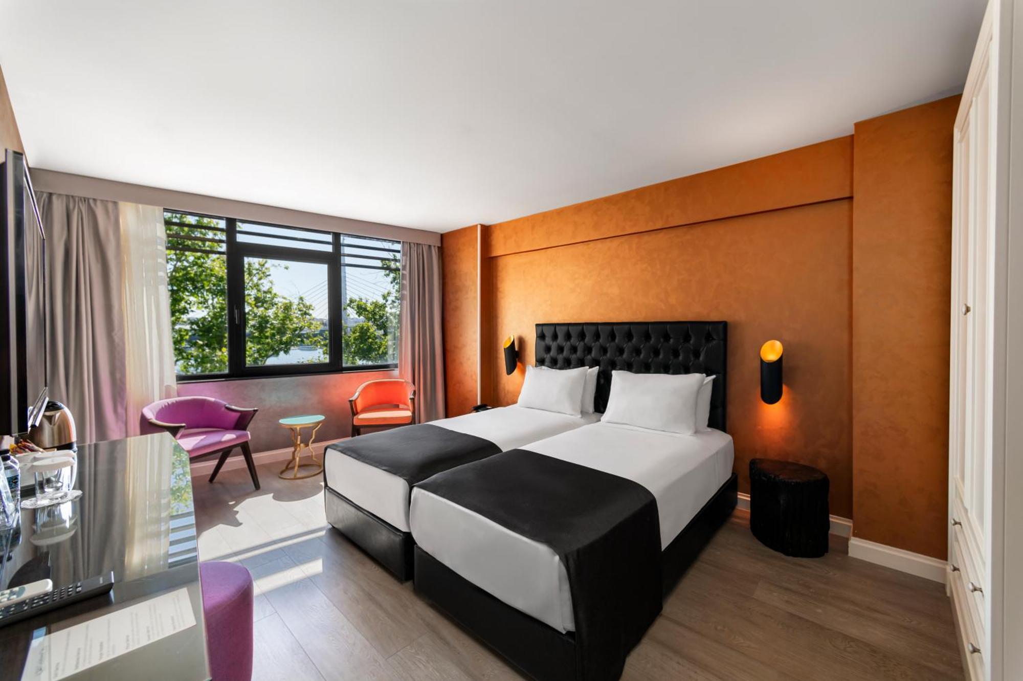 Deluxe Double Room City View