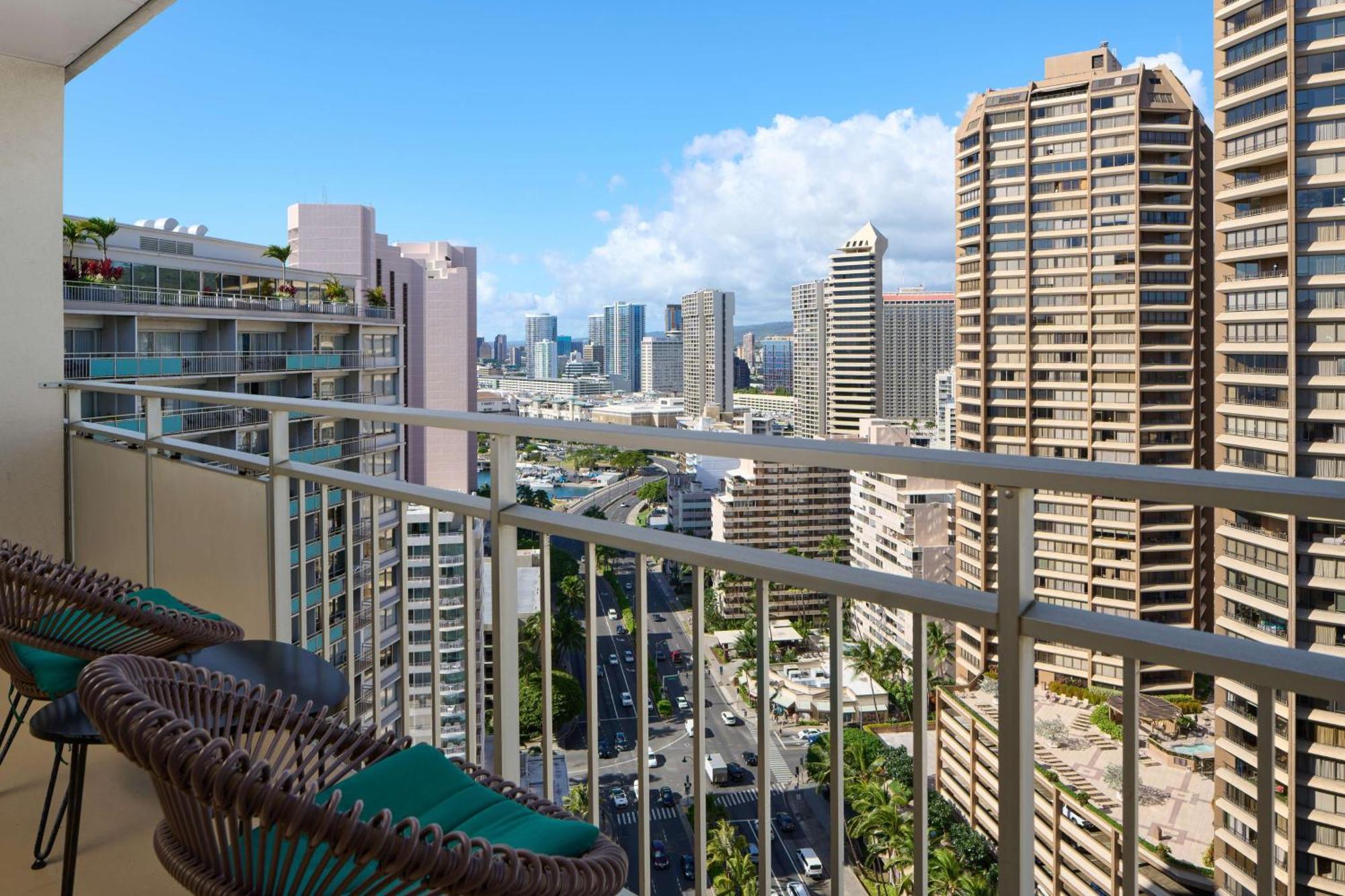 Luxury Junior Suite with City View and Kitchen,1599646950:JPEG