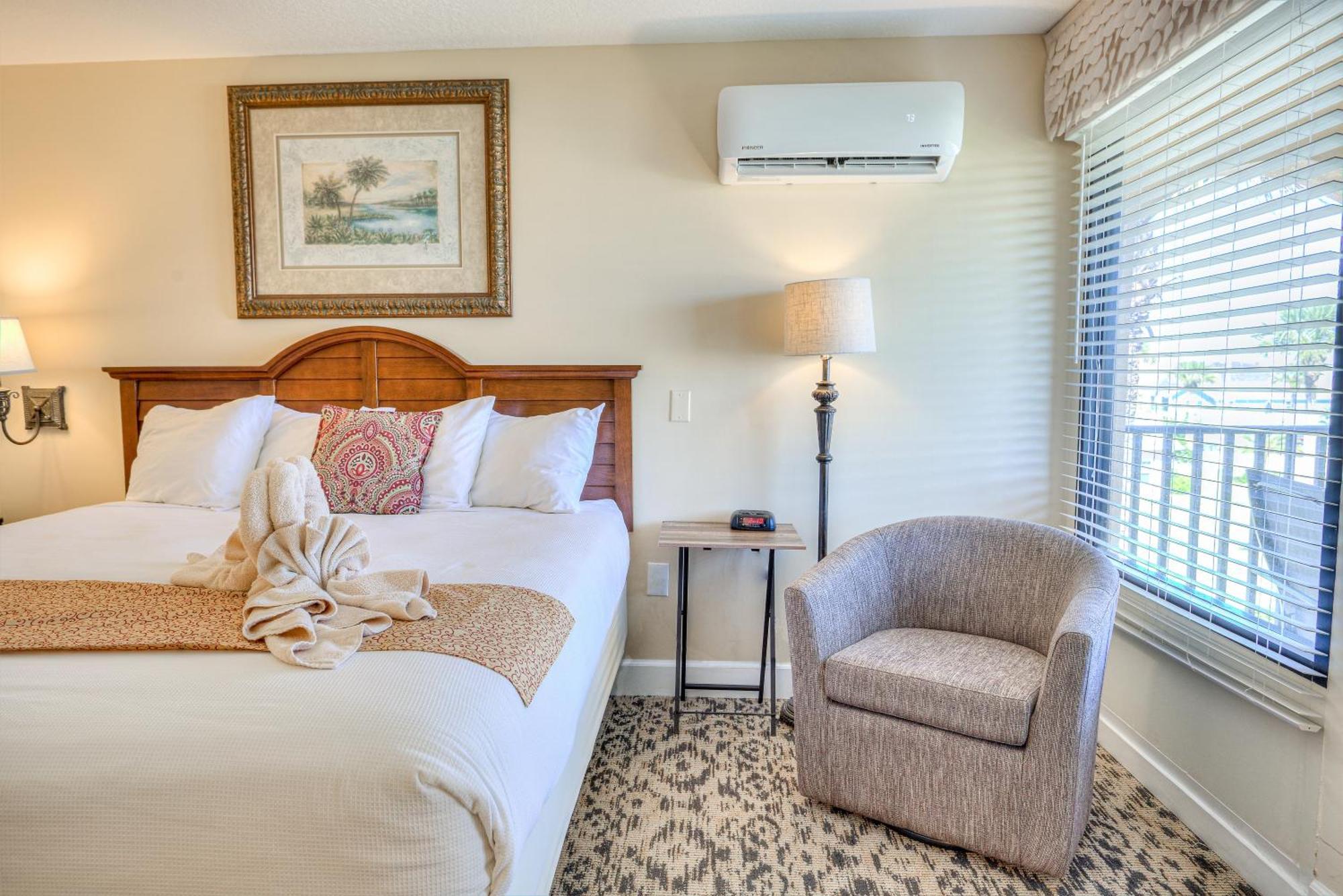 Two Story Townhouse Style King Suite Jacuzzi
