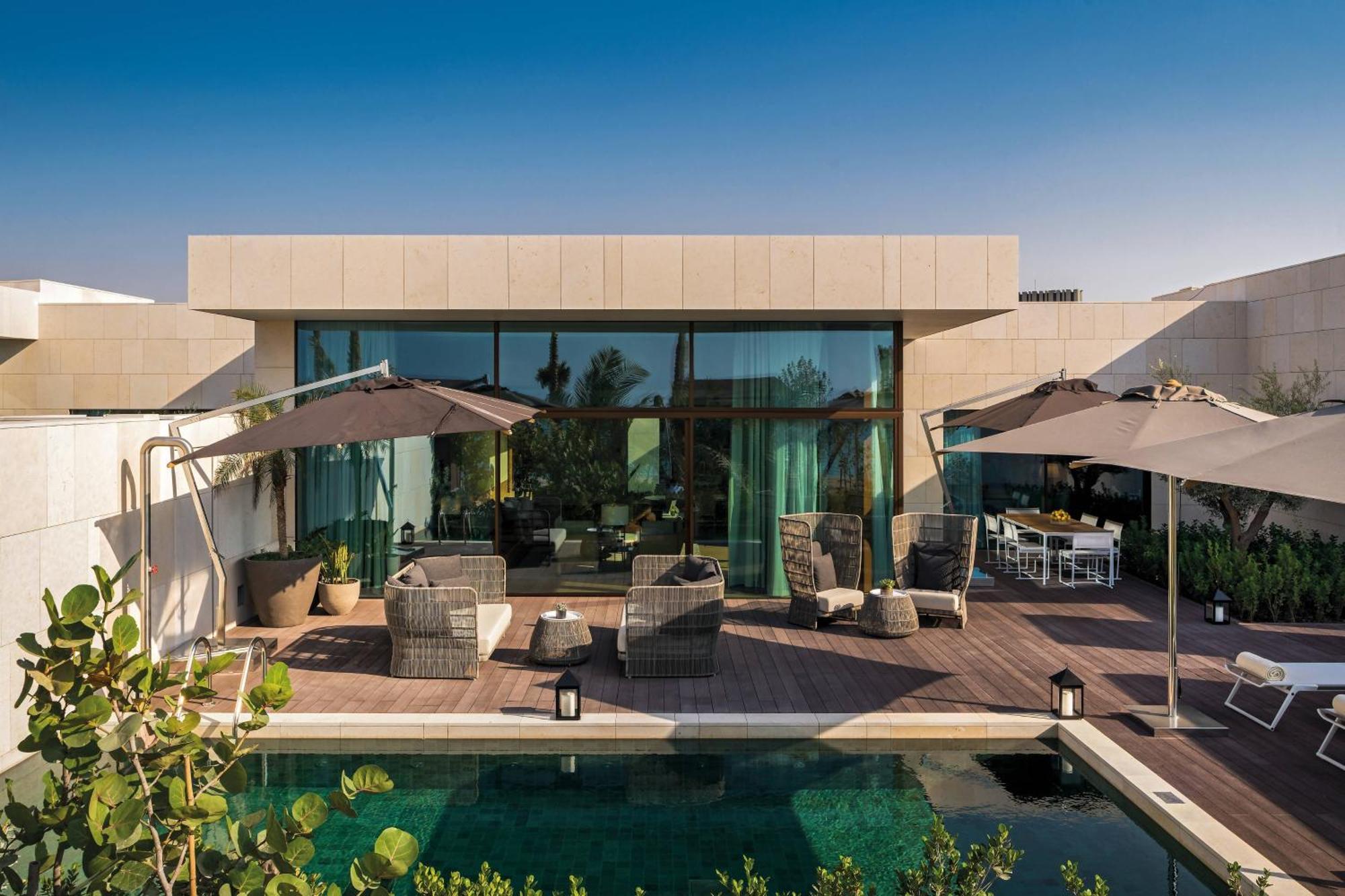 Villa com 1 Quarto, Piscina e Vista Praia