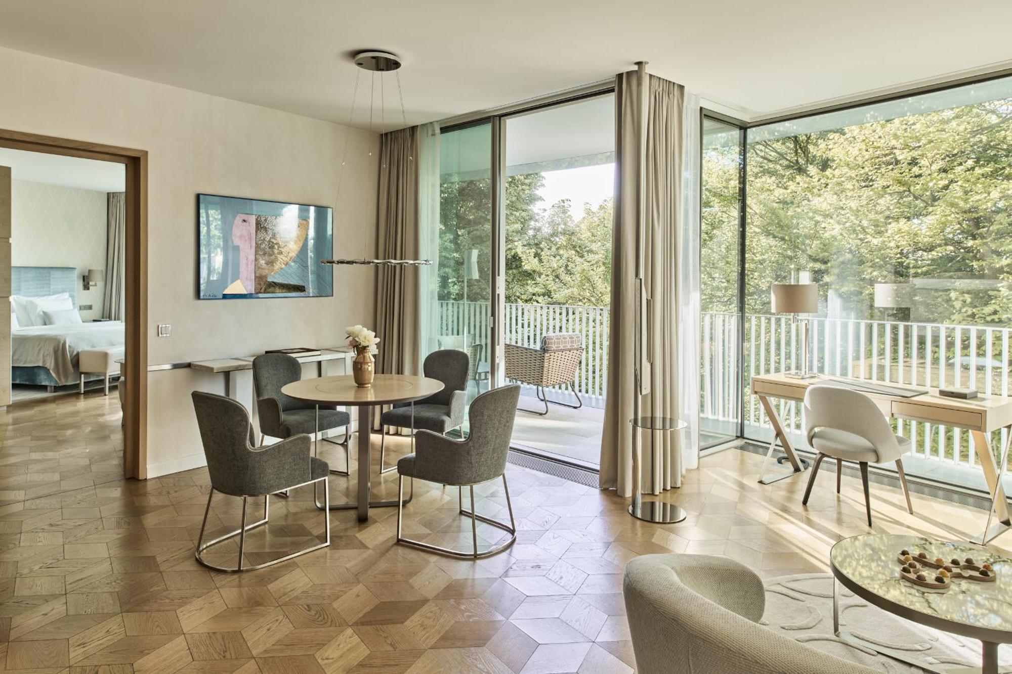 Deluxe Suite