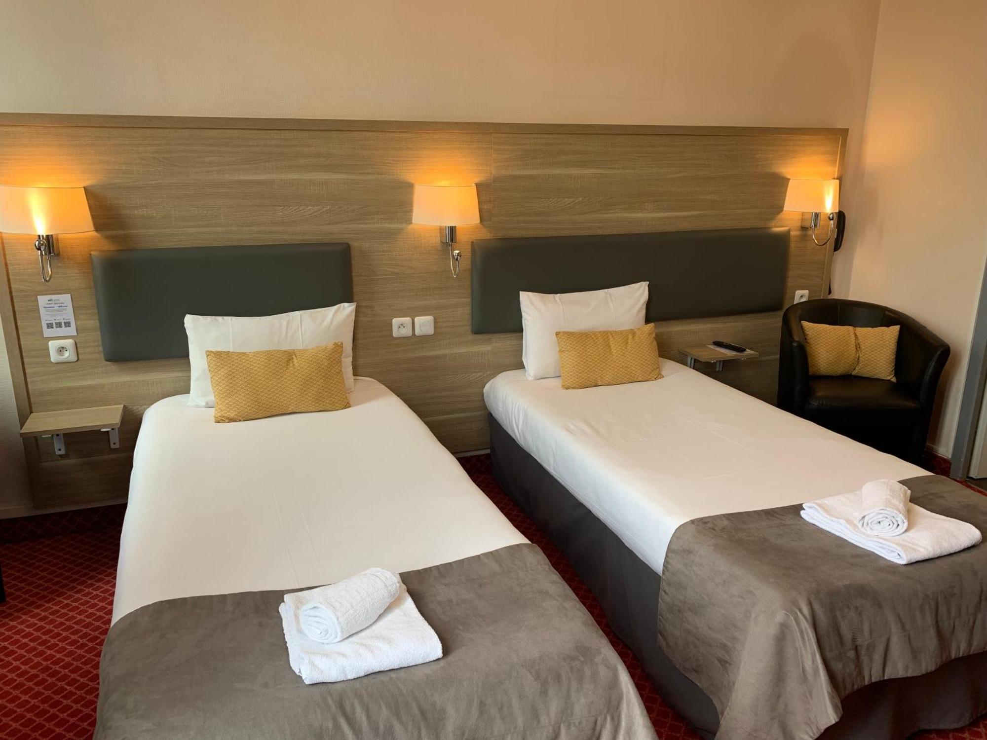 Twin Room,1600212925:JPEG