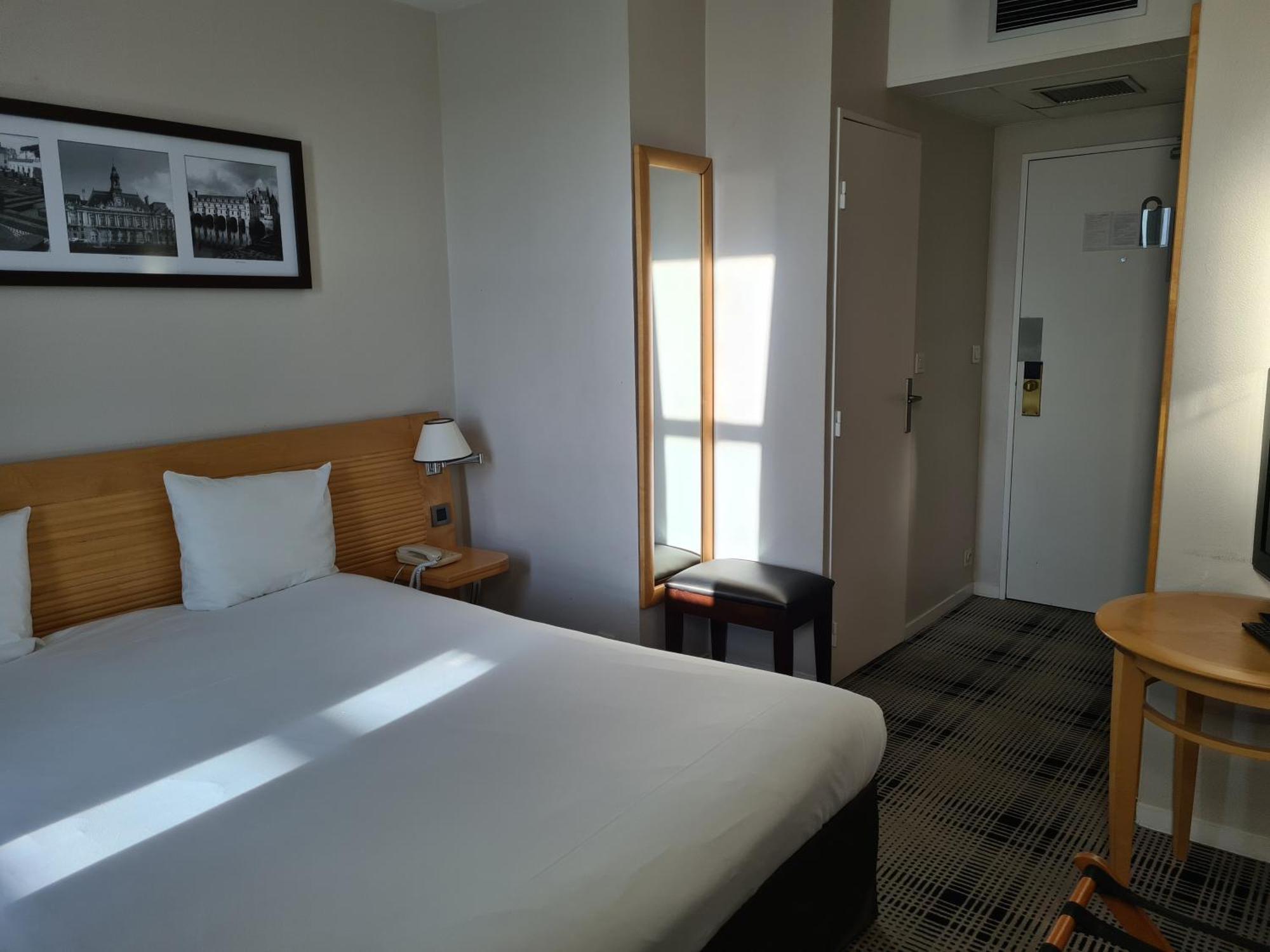 Standard Room,1739376387:JPEG
