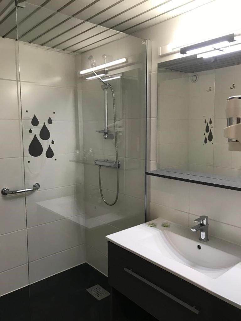 One-Bedroom Apartment,1600216822:JPEG