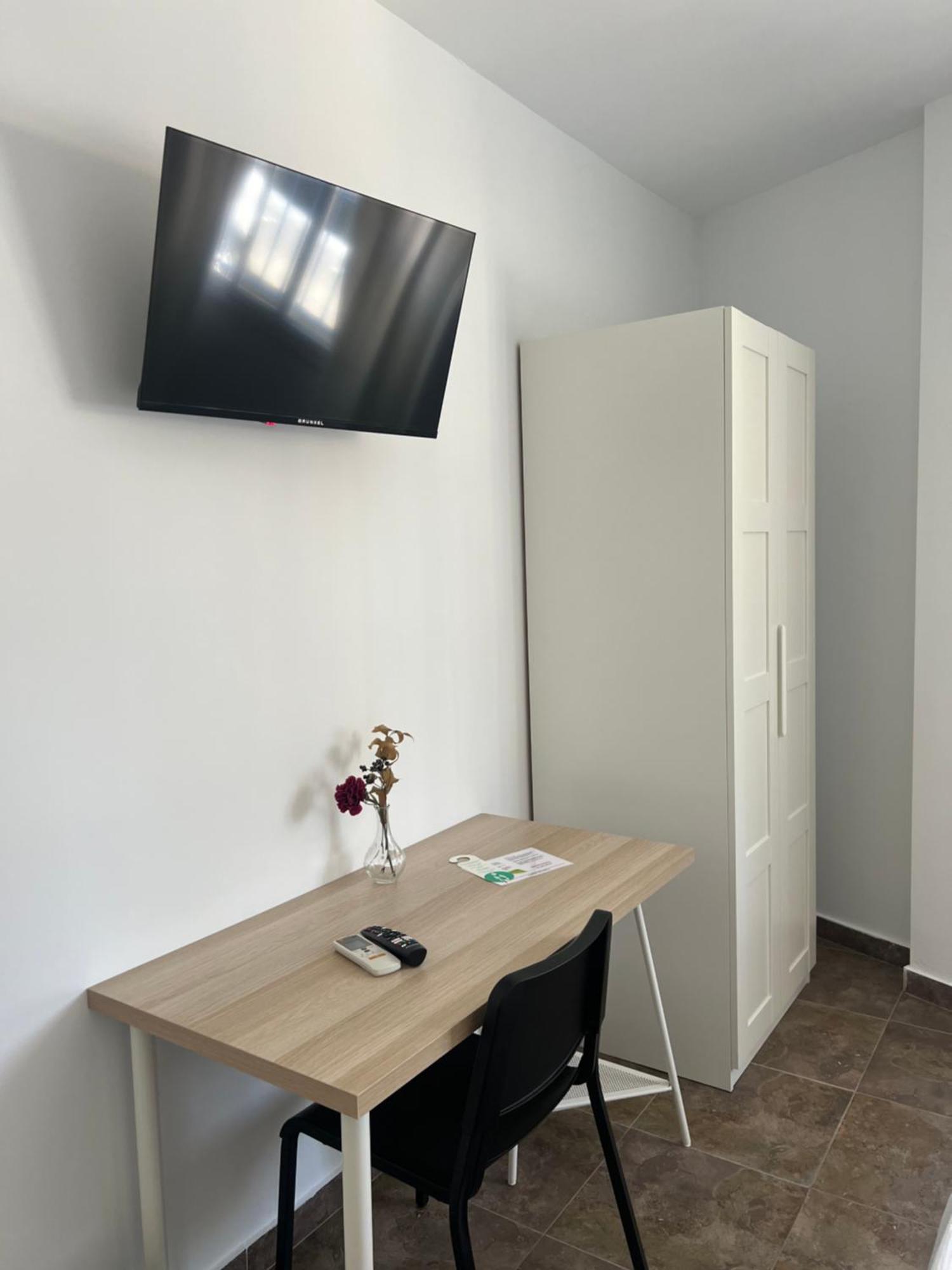 Double Room Private Bathroom