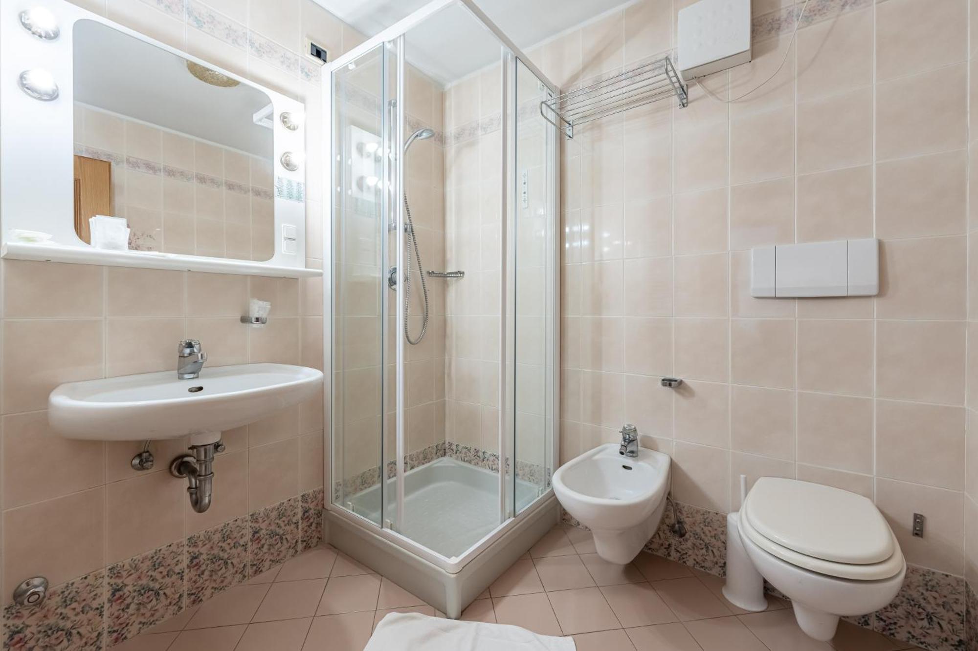 Economy Twin Room