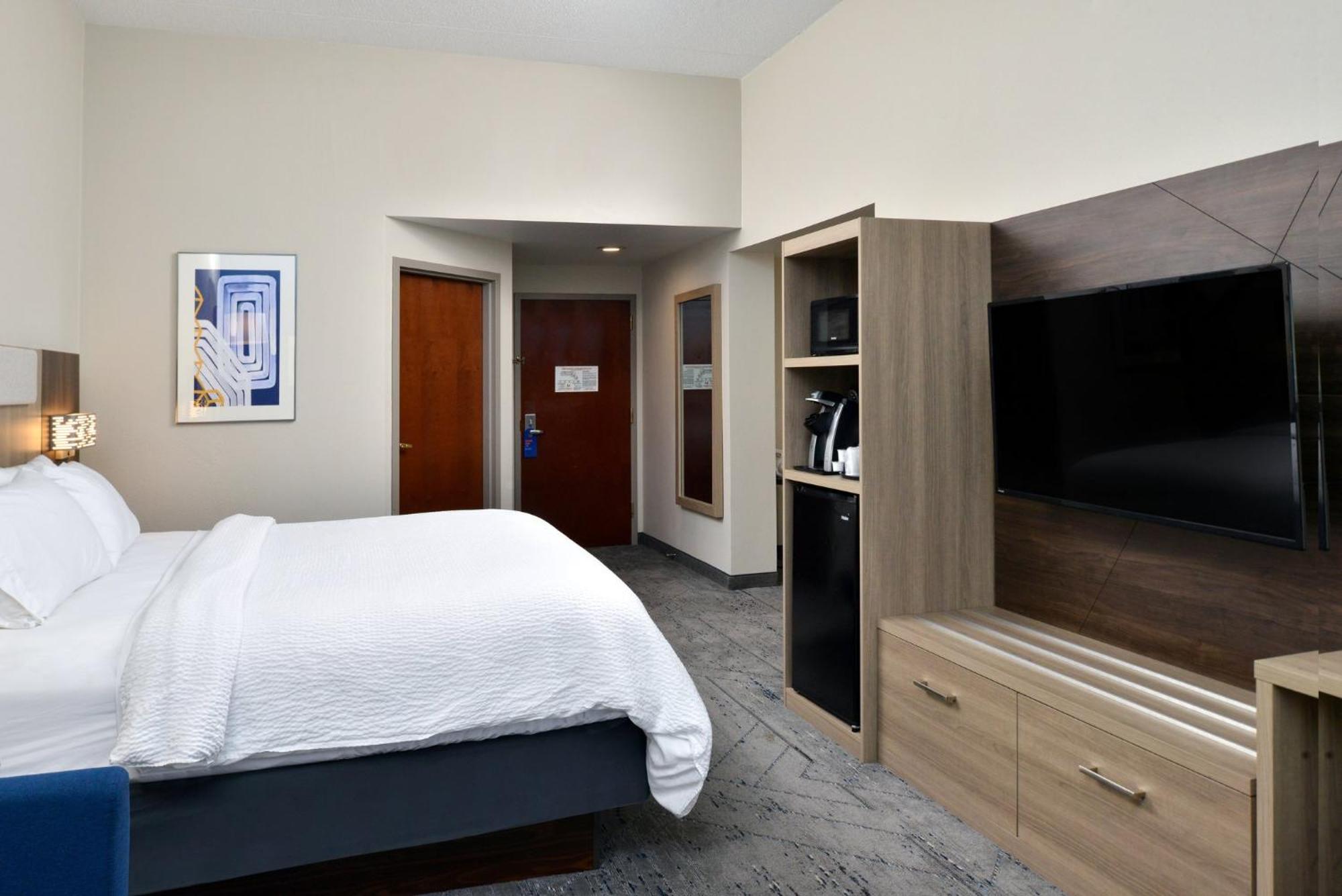 Deluxe King Suite