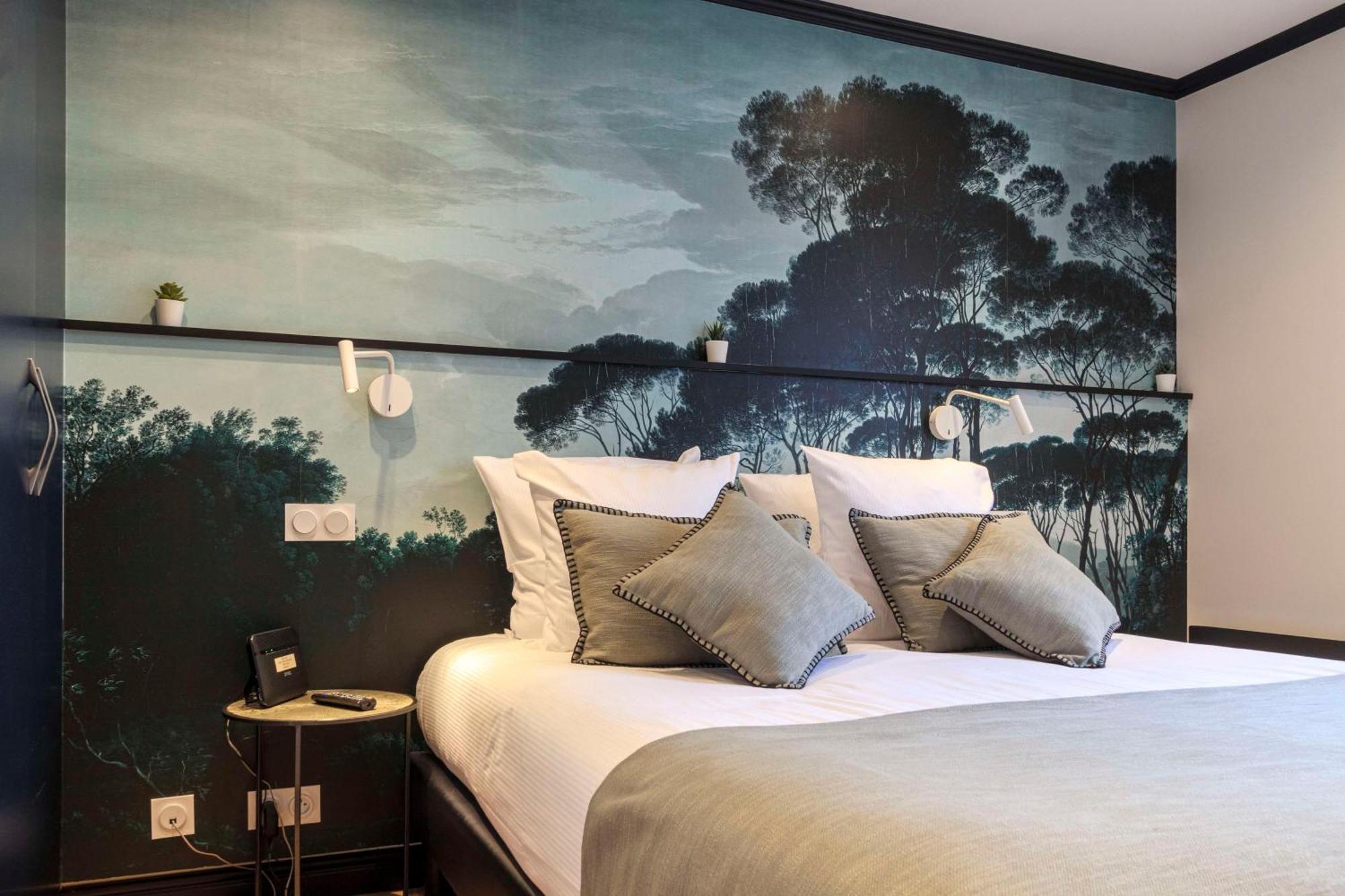 Apartment Queen Bed