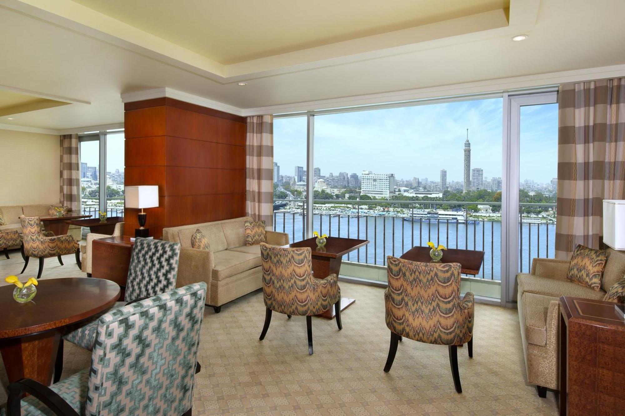 Club room 1 King Club Lounge Access