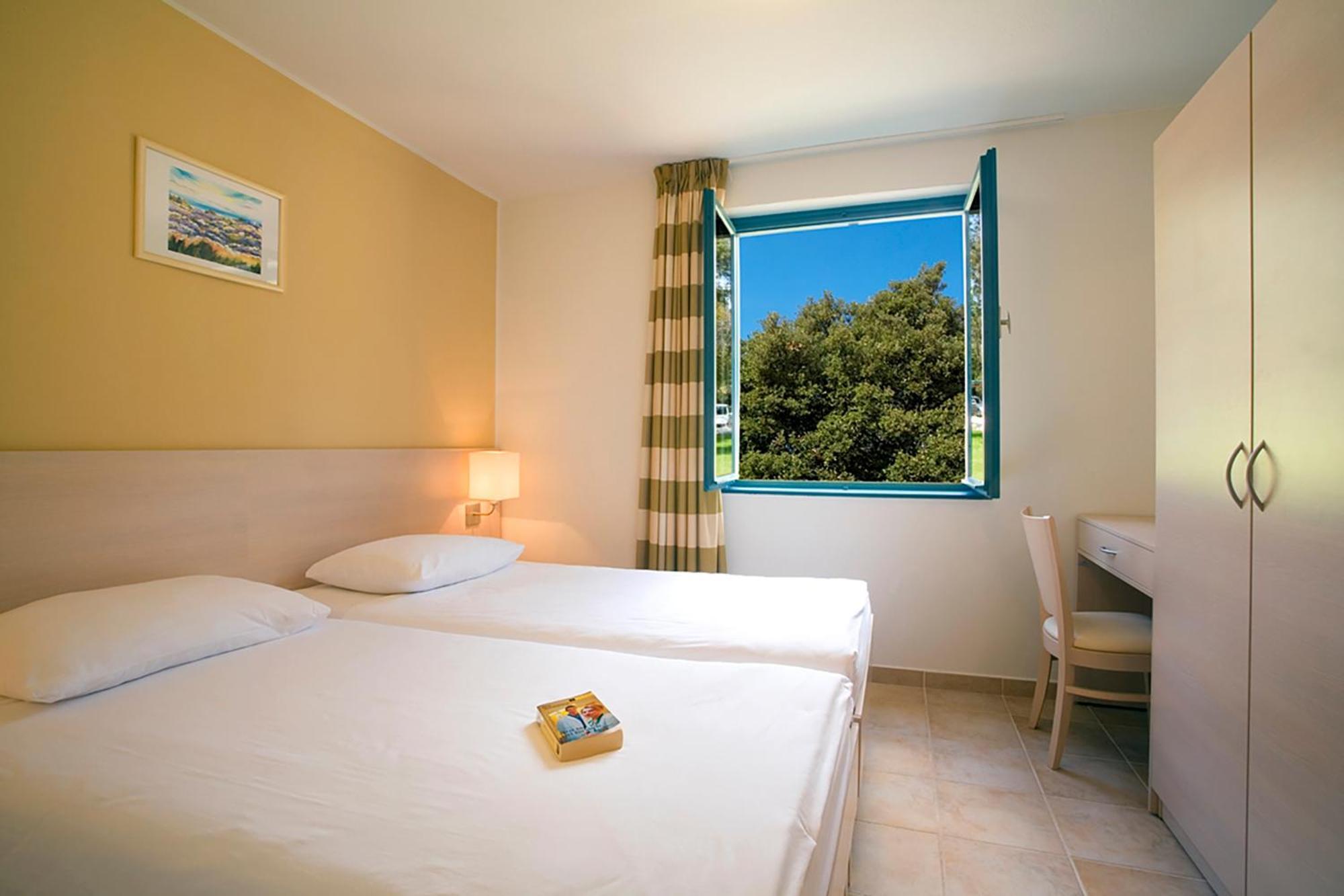 Apartment 22 AC
