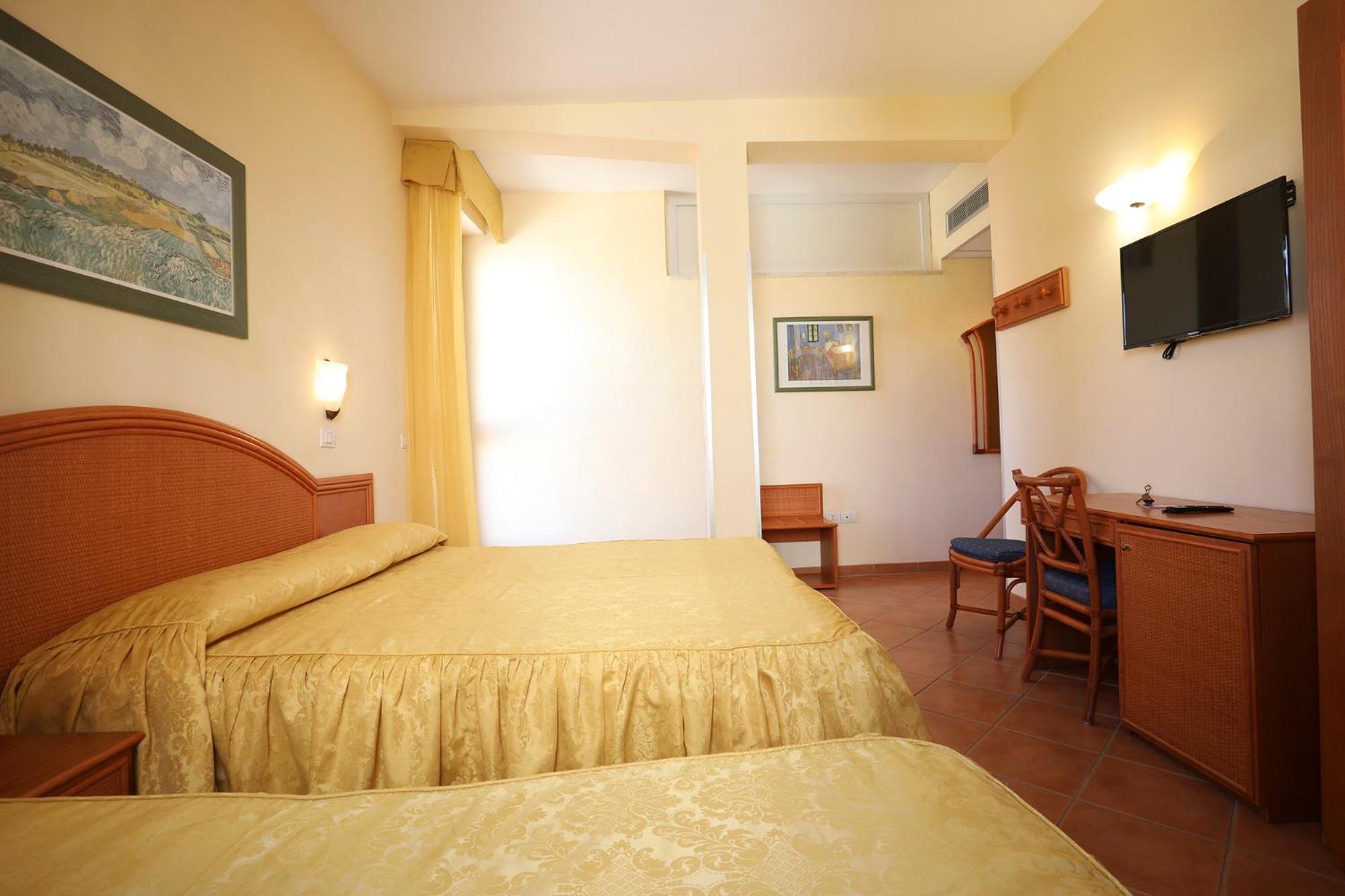 Triple Room Balcony