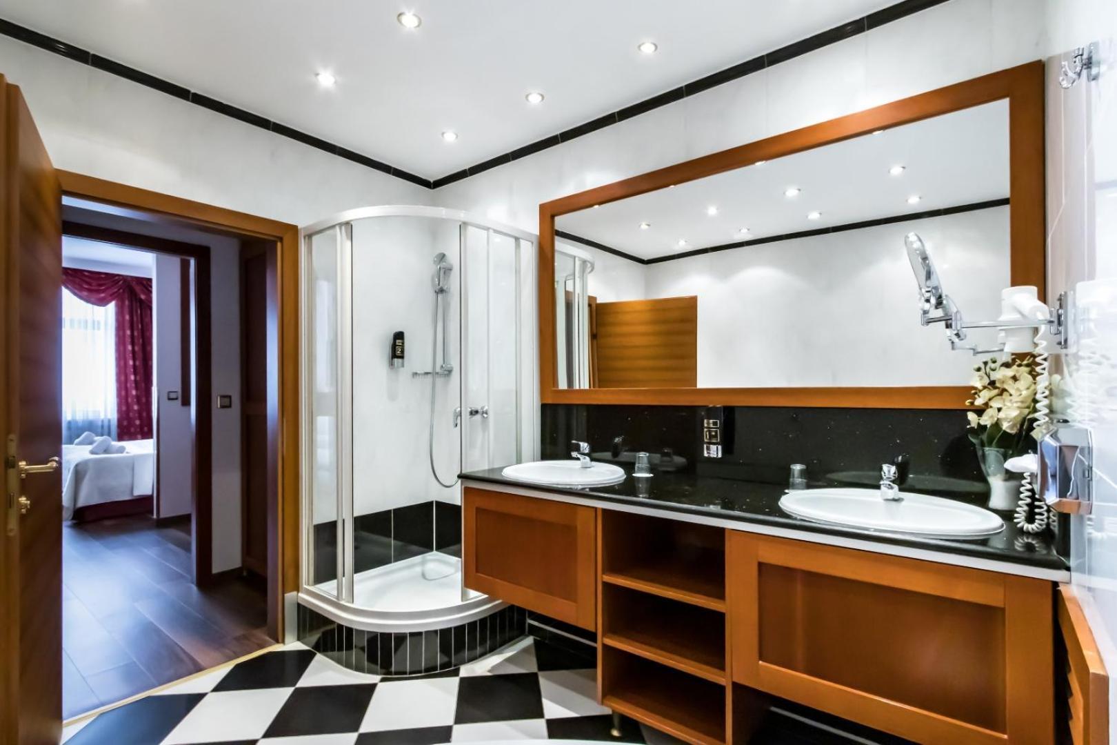 Junior Suite Whilrpool