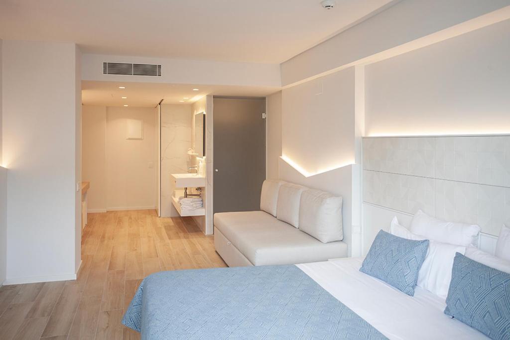 Premium Triple Room