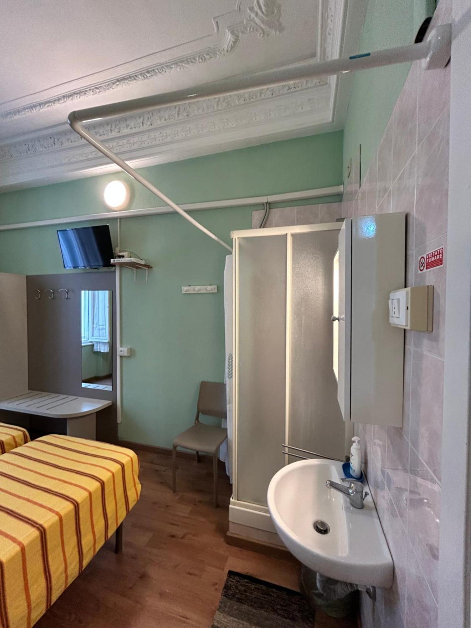 Double or Twin Room Shower