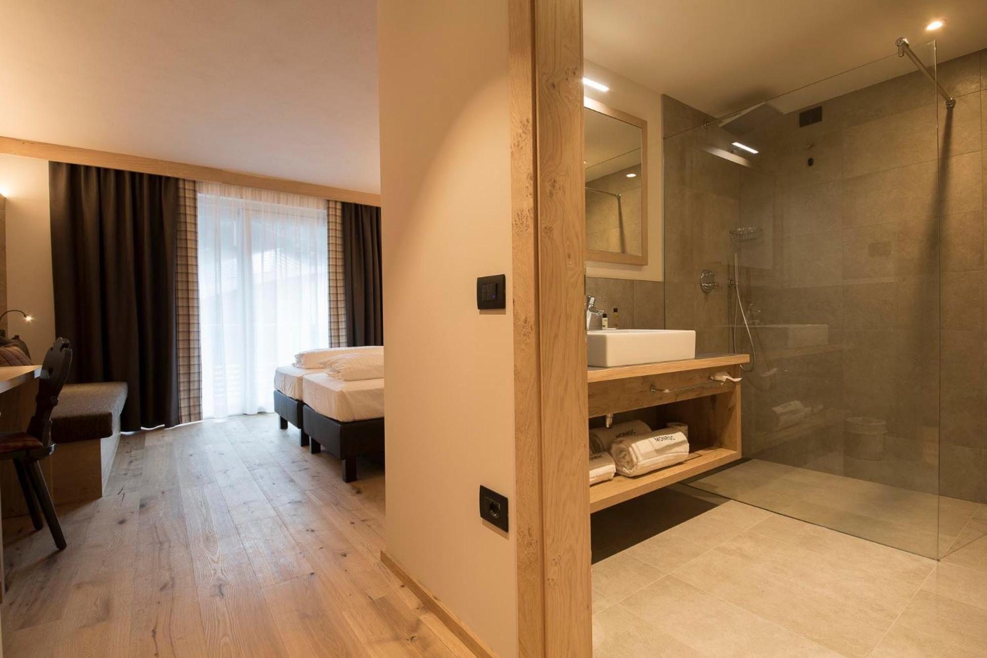 Double or Twin Room Mountain View