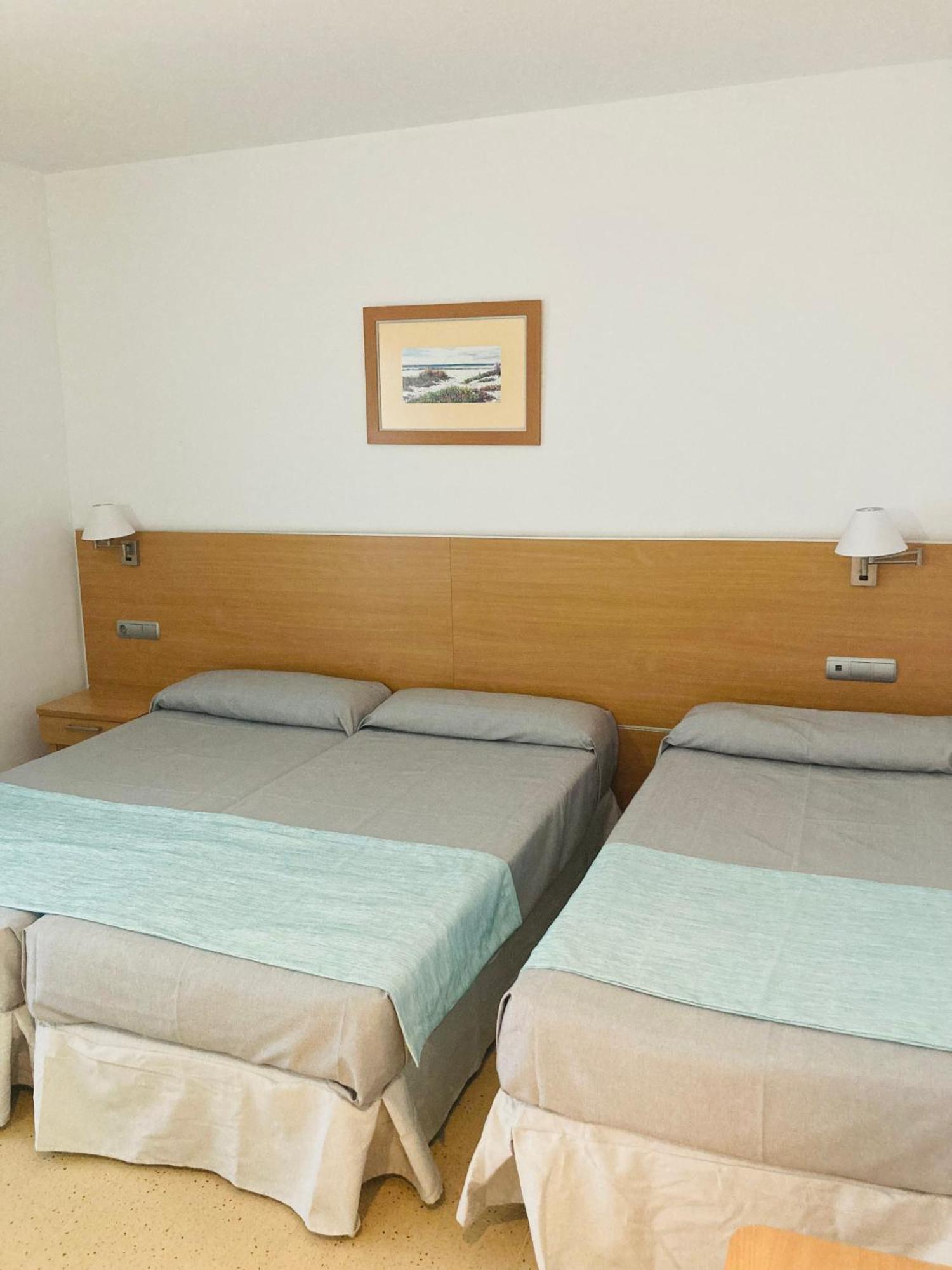 Family Room,1600680731:JPEG