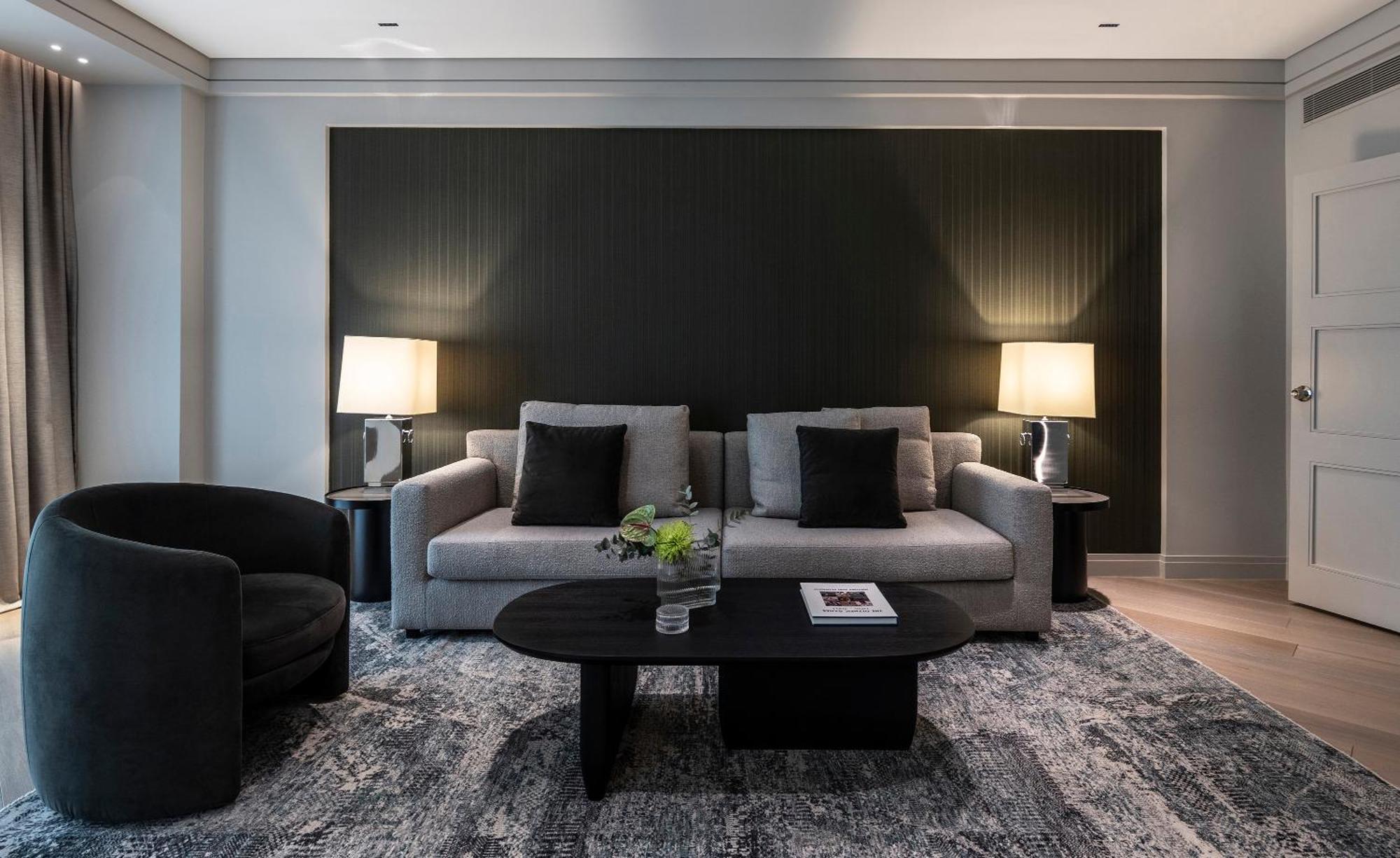 Deluxe City View Suite