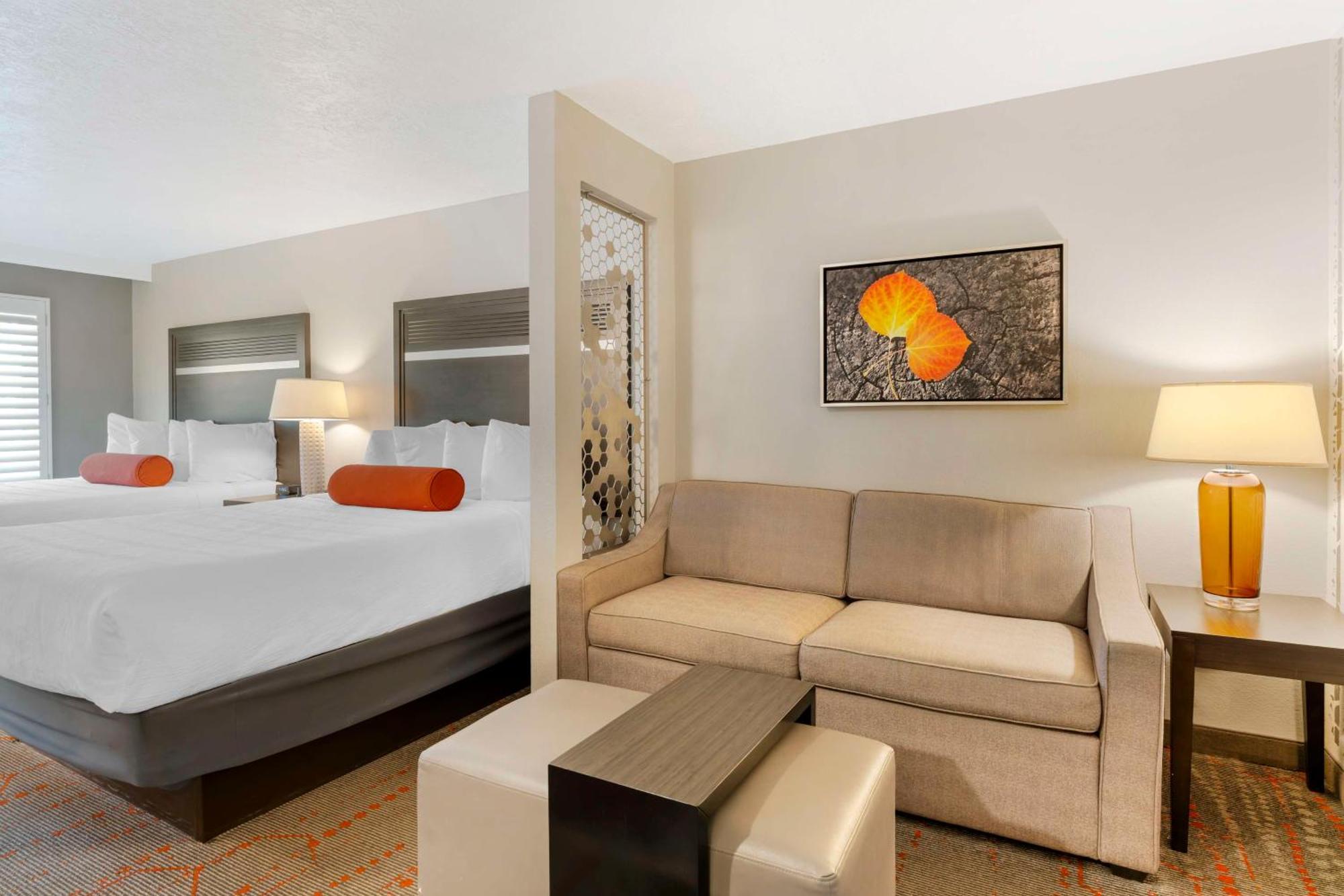 Queen Suite Two Queen Beds Balcony