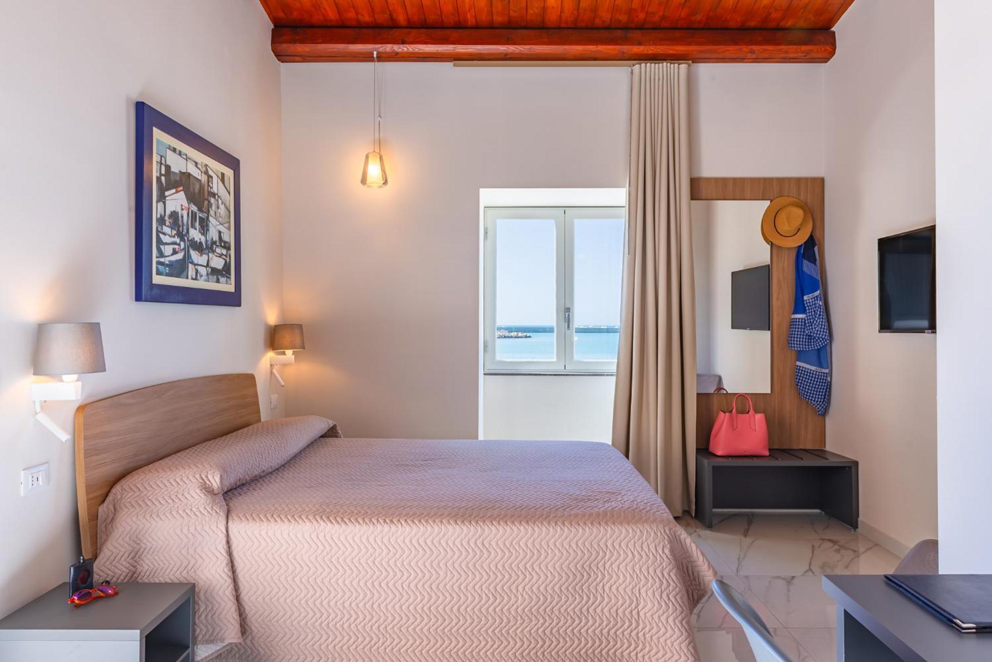 Deluxe Double Room Sea View Annex