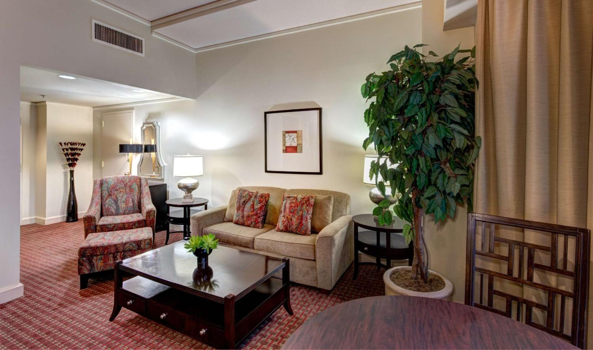 King Suite with Sofa Bed and City View,1601692957:JPEG