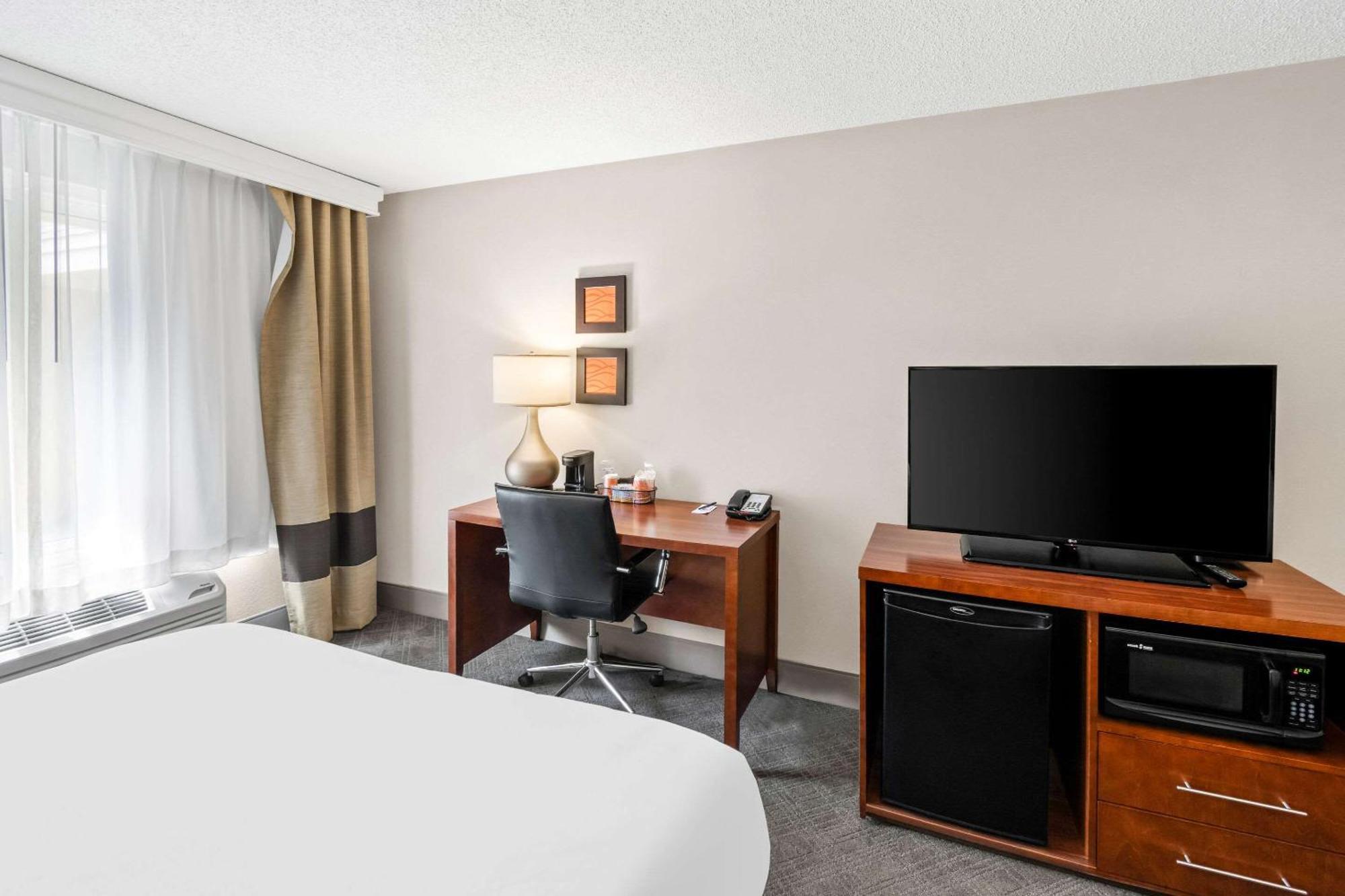 Queen Room Two Queen Beds Non-Smoking