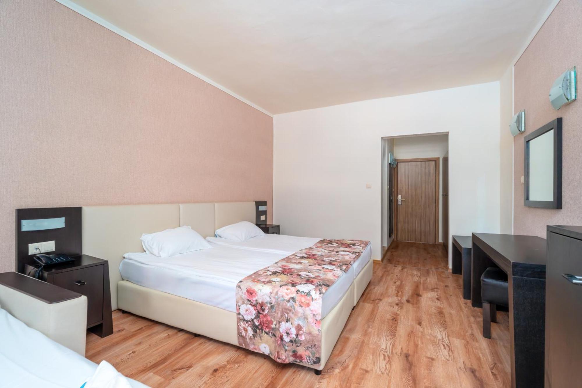 Standard Double or Twin Room Balcony