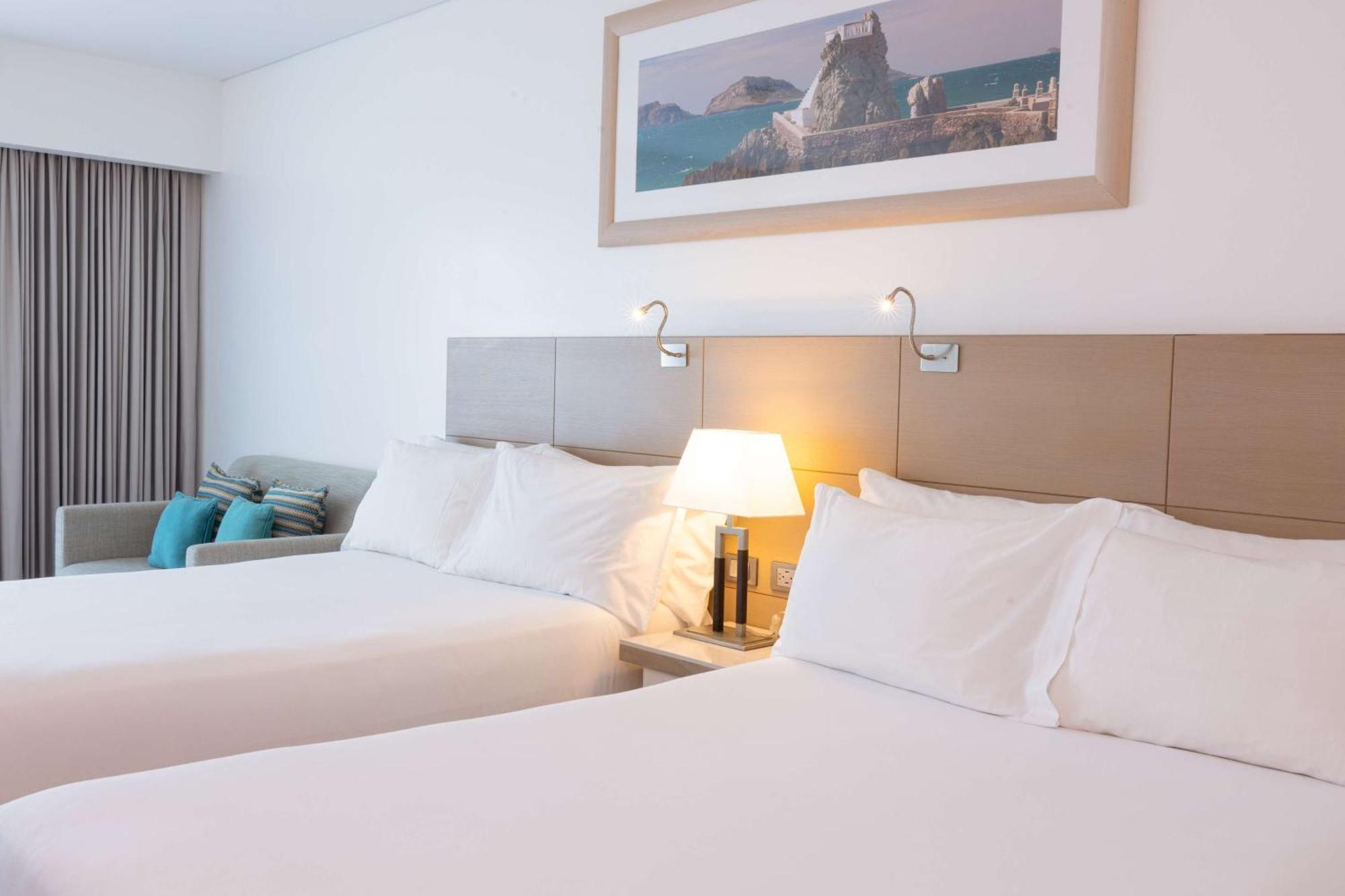 Deluxe Double Room Two Double Beds City View
