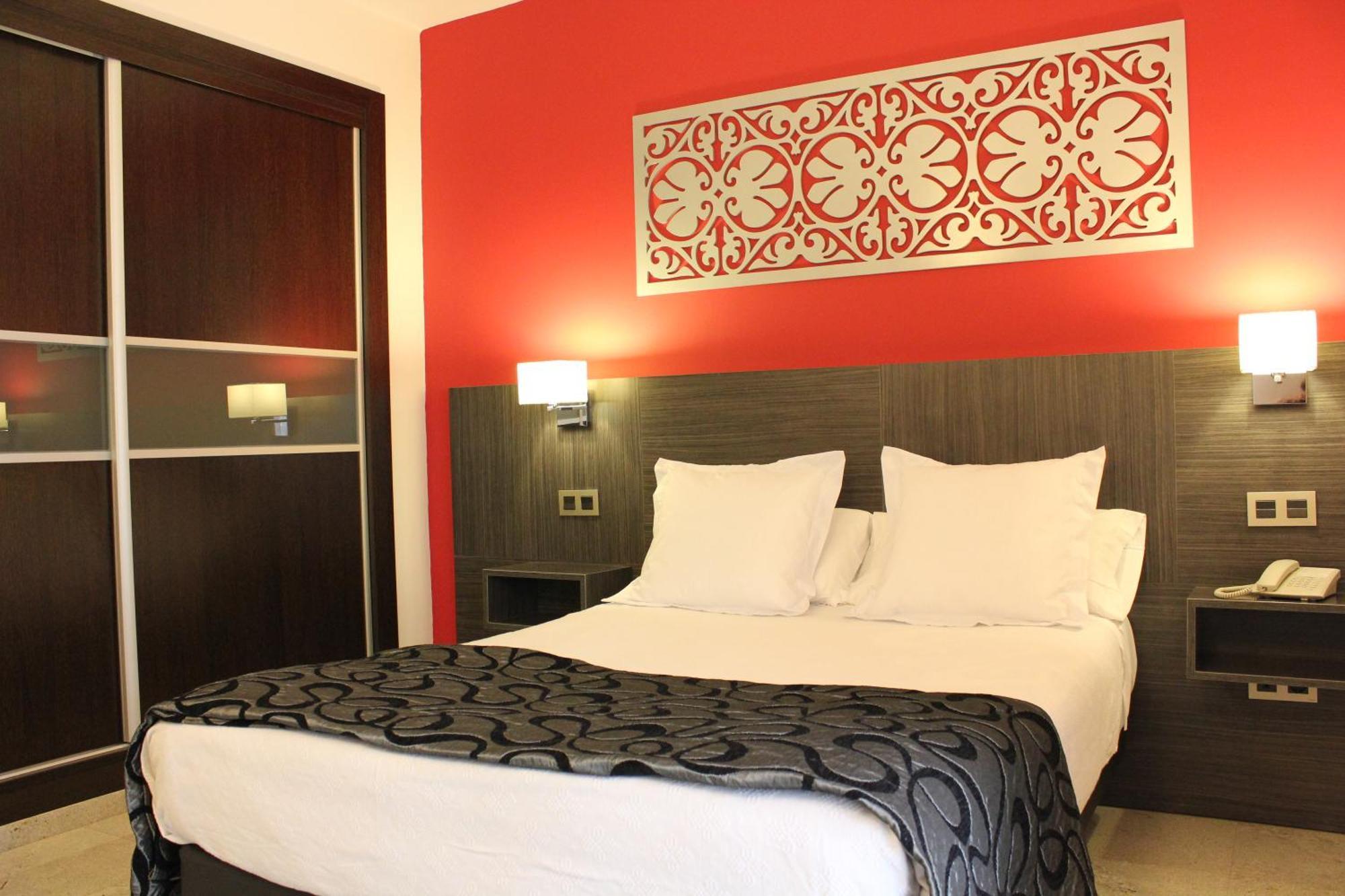 Standard Queen Room