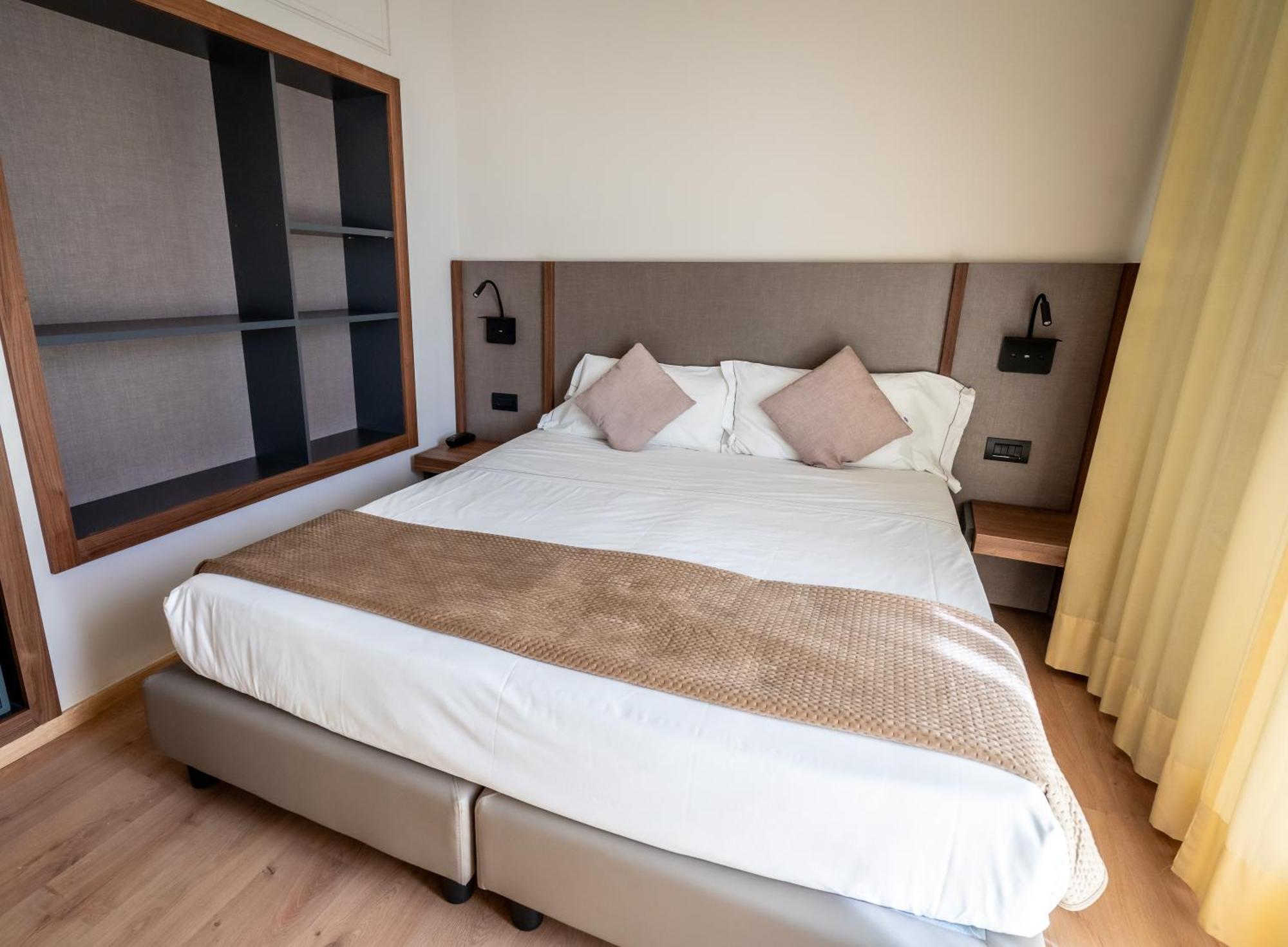 One-Bedroom Apartment with Sofa Bed (3 Adults),1602327432:JPEG