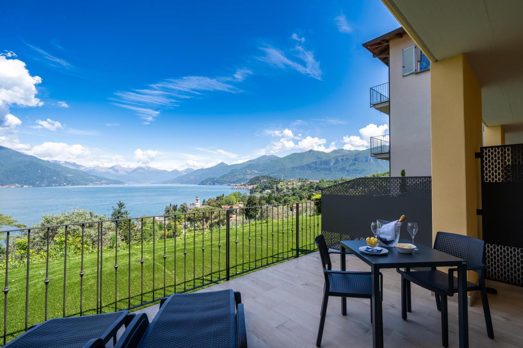 Deluxe Double or Twin Room Lake View