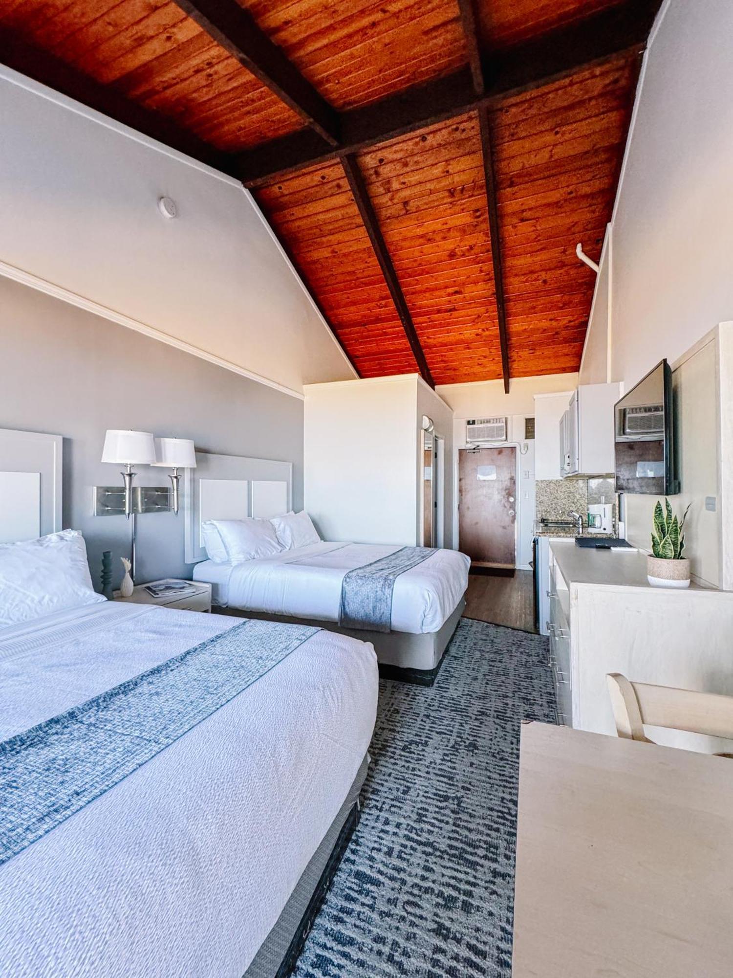 Queen Room with Two Queen Beds - Ocean View,1602336896:JPEG