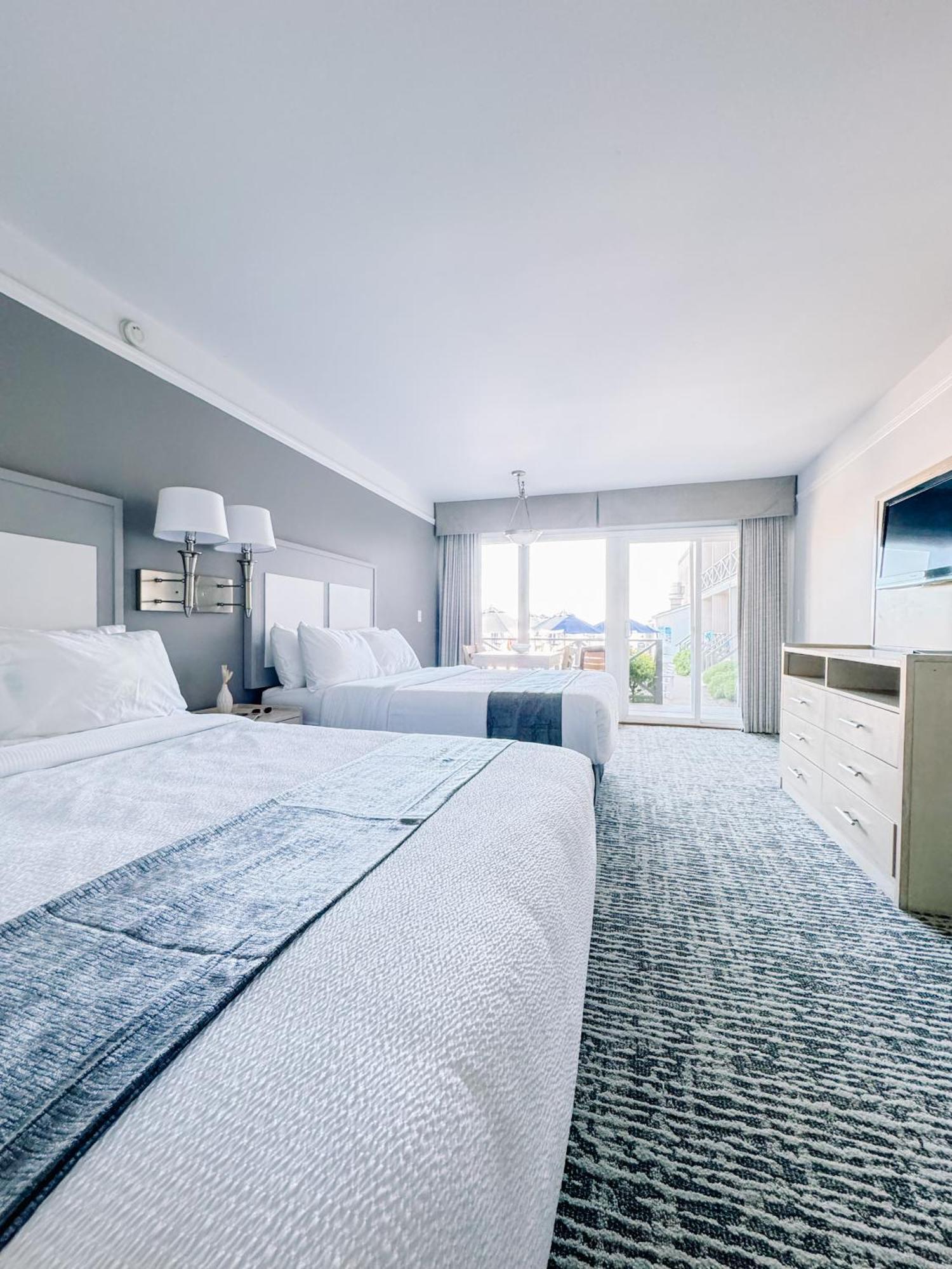 Deluxe Queen Room Two Queen Beds Oceanfront Pool Courtyard