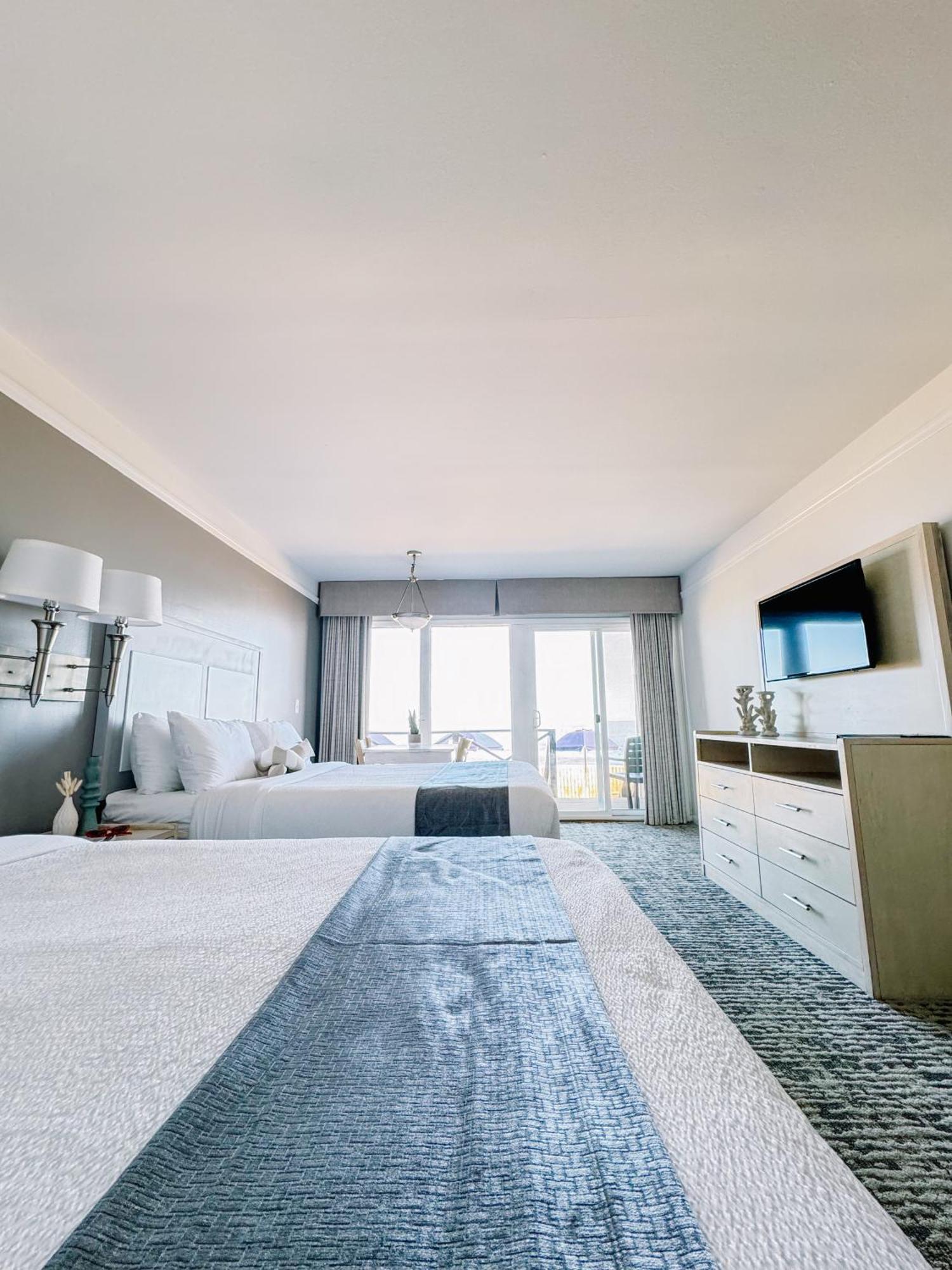 Deluxe Queen Room Two Queen Beds Oceanfront