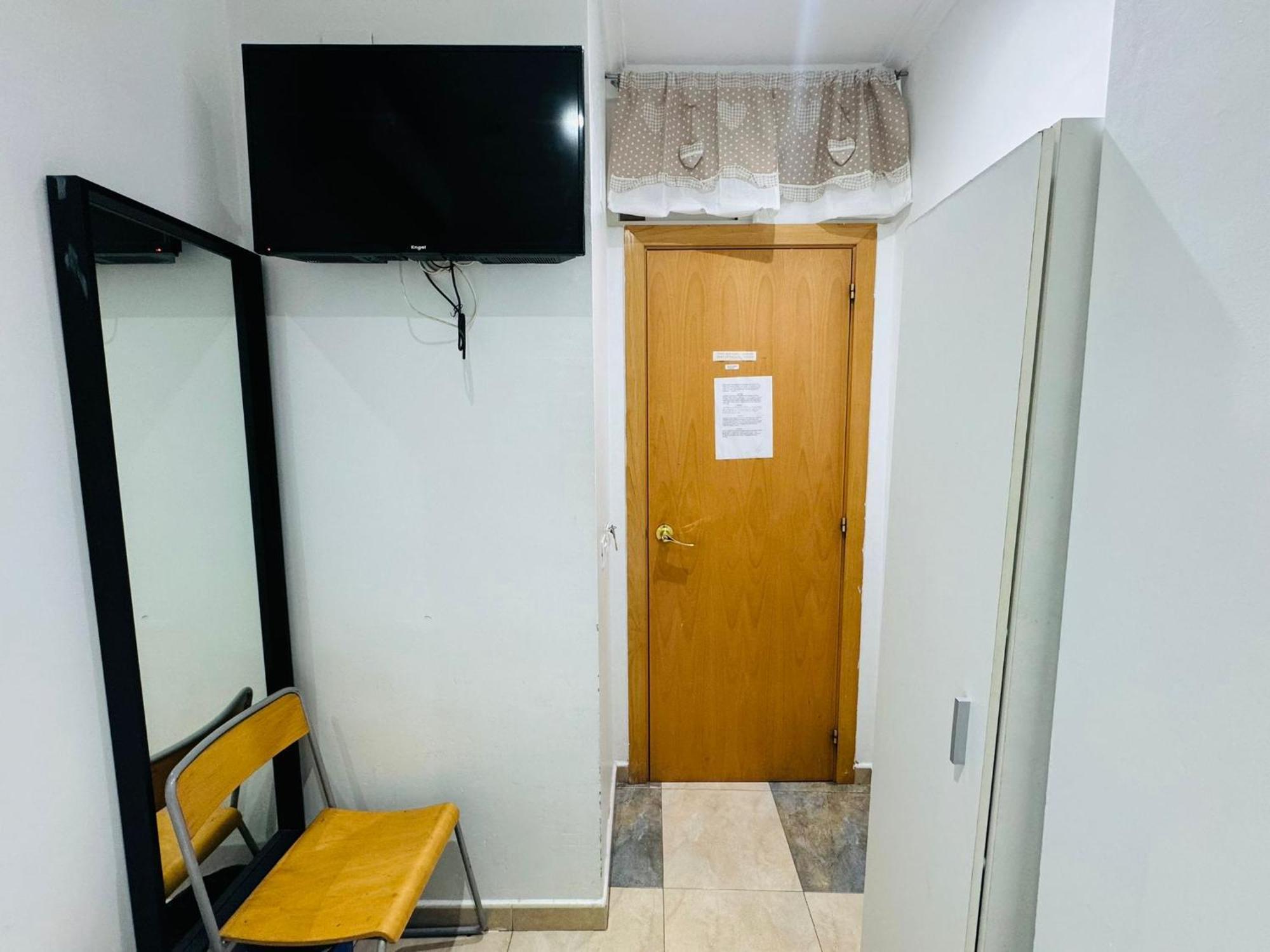 Single Room Shared Shower Toilet