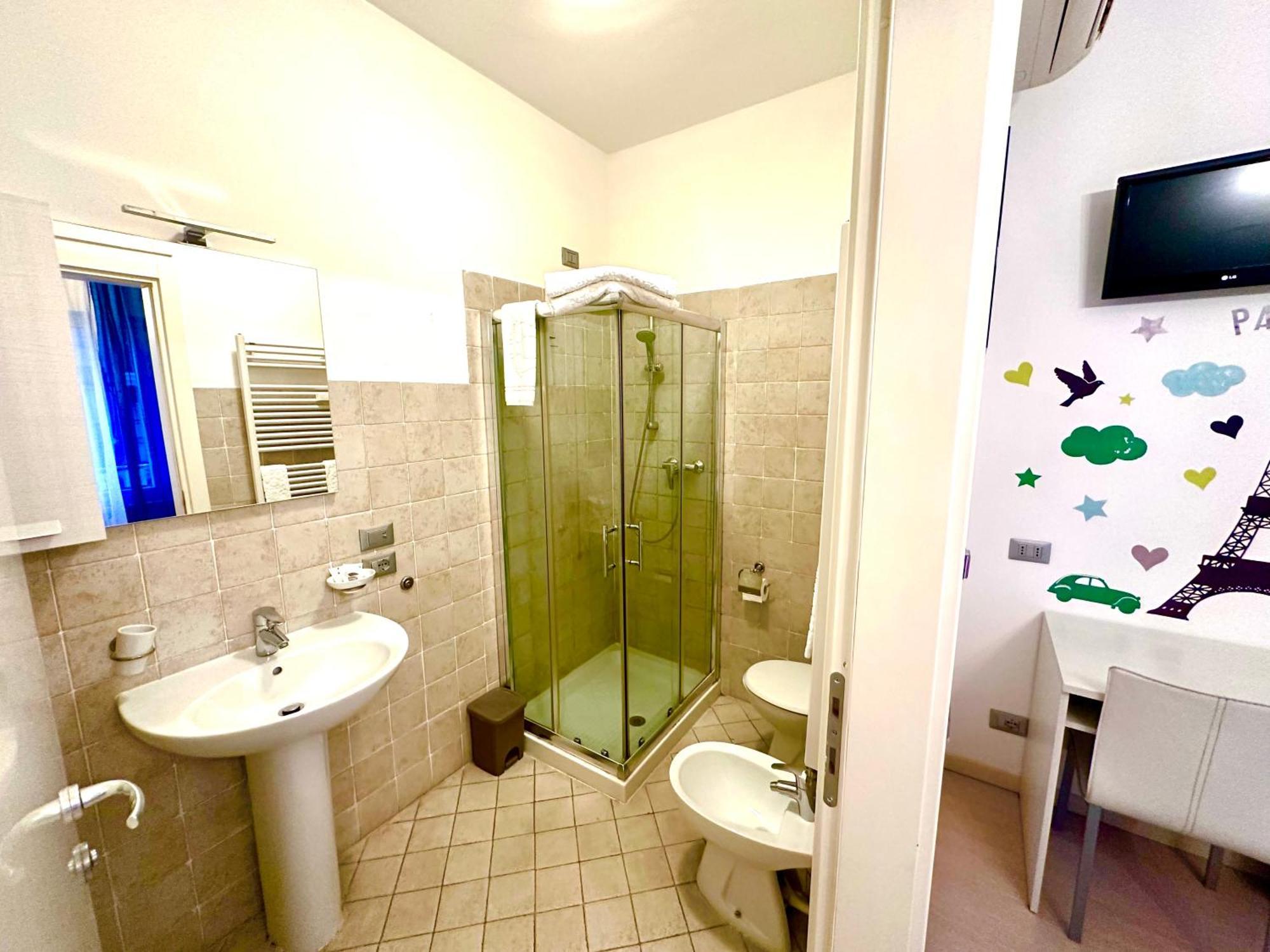 Double Room Private Bathroom