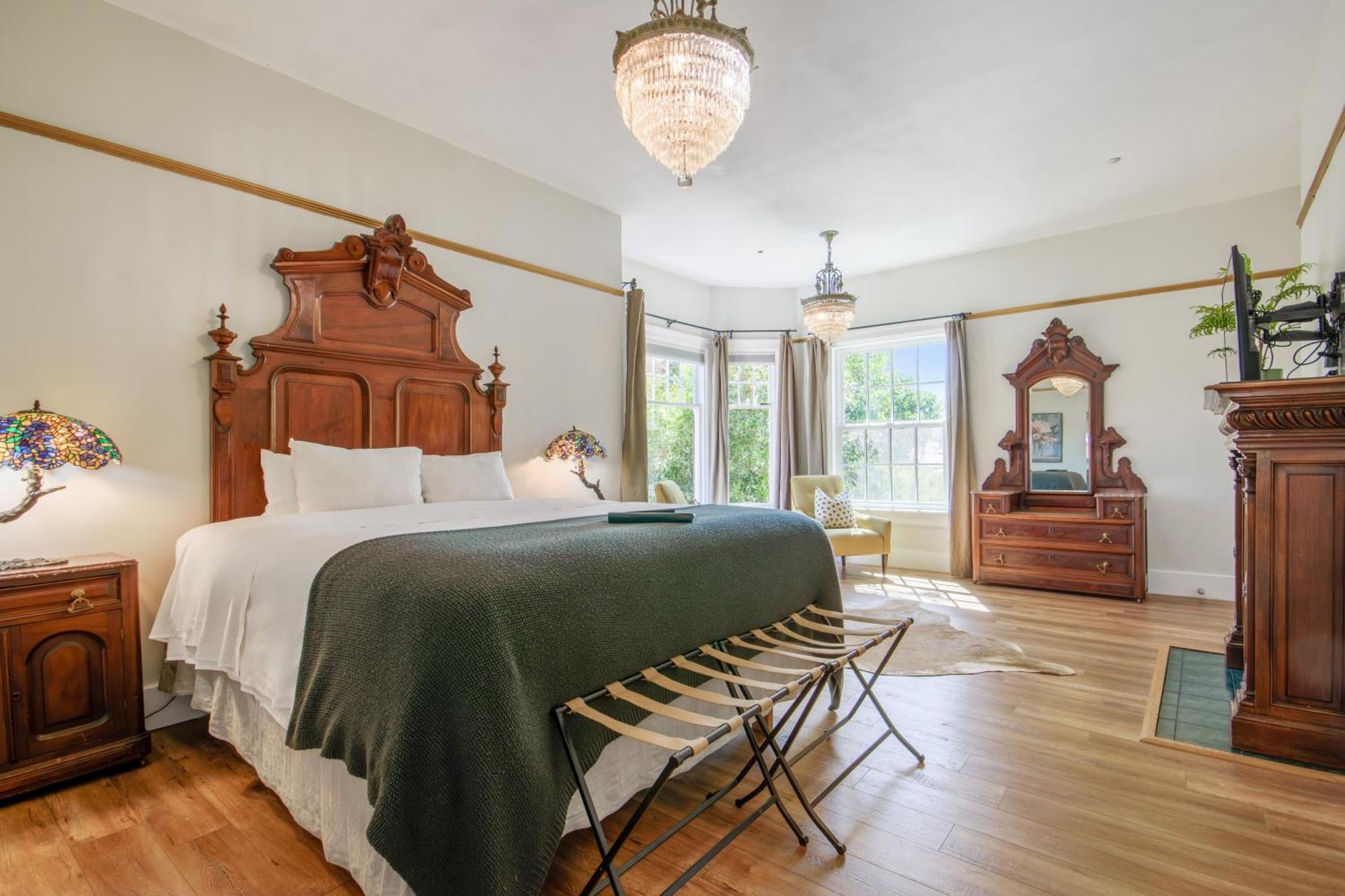 Superior King Room