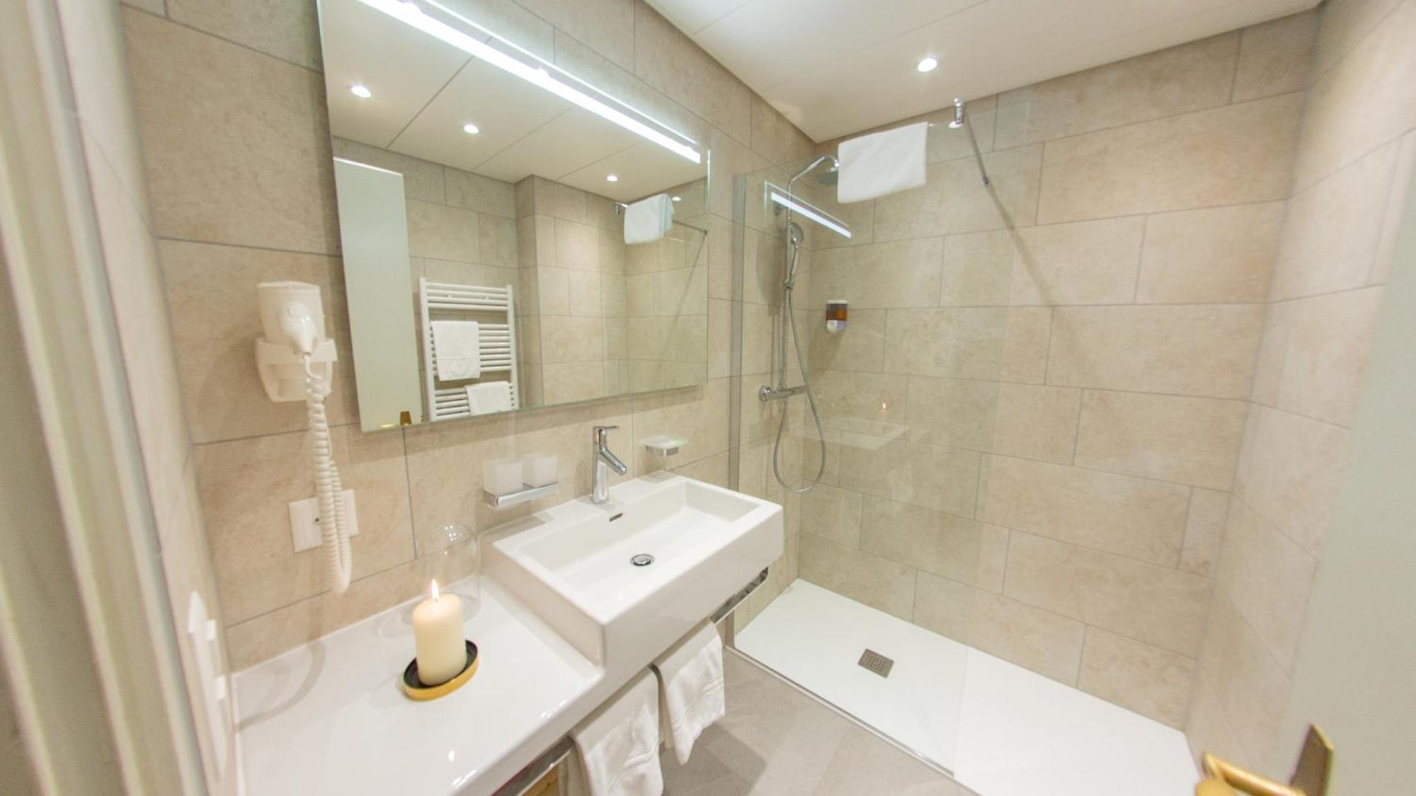 Panorama Double Room Balcony Lake side