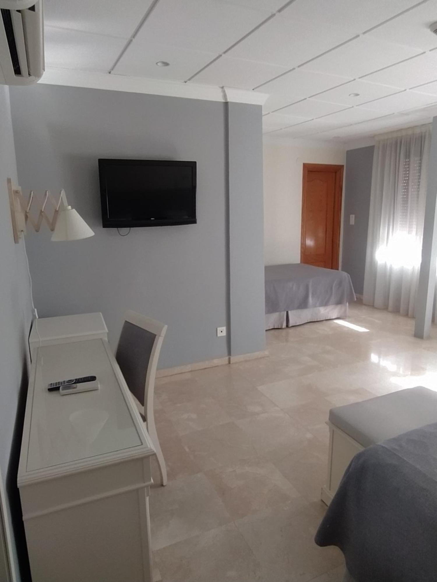 Twin Room,1611057546:JPEG