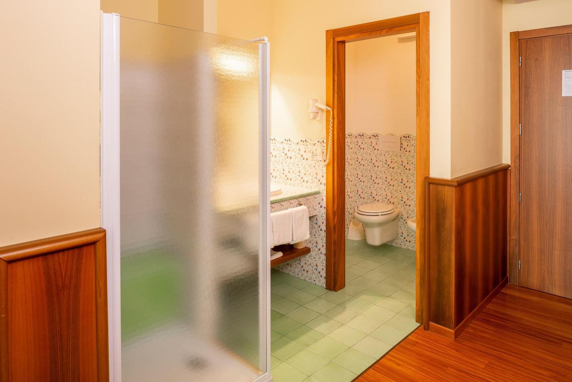 Deluxe Twin Room Mountain View
